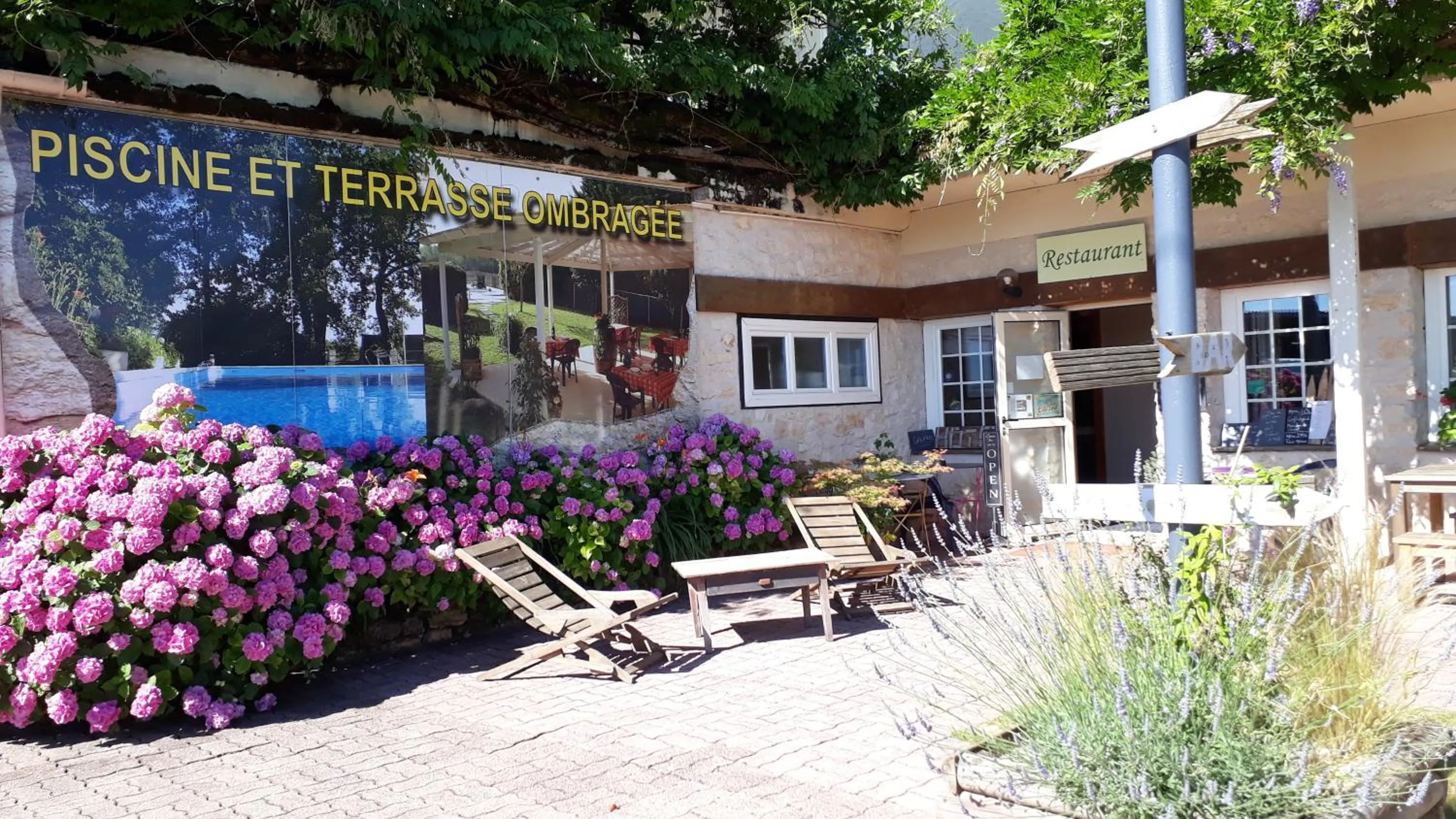 Property building in Logis Hôtel Restaurant La Borie