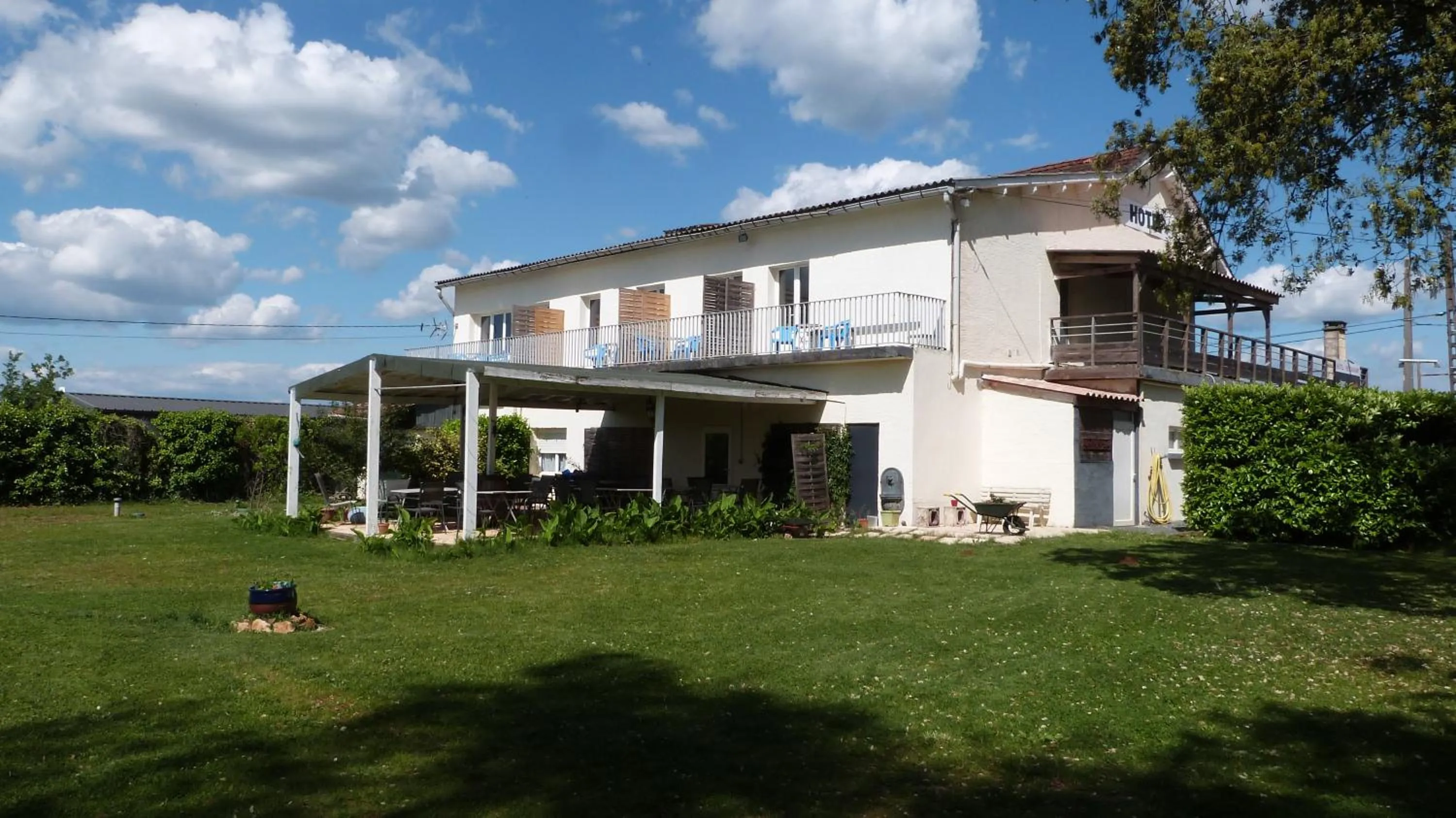 Garden in Logis Hôtel Restaurant La Borie