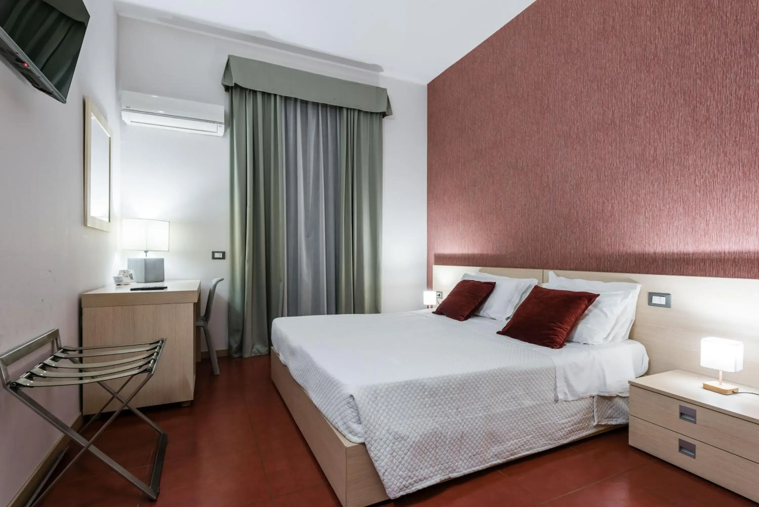 Large Double Room - single occupancy in BeBIGEA Rooms Large Double Room - single occupancy in BeBIGEA Rooms