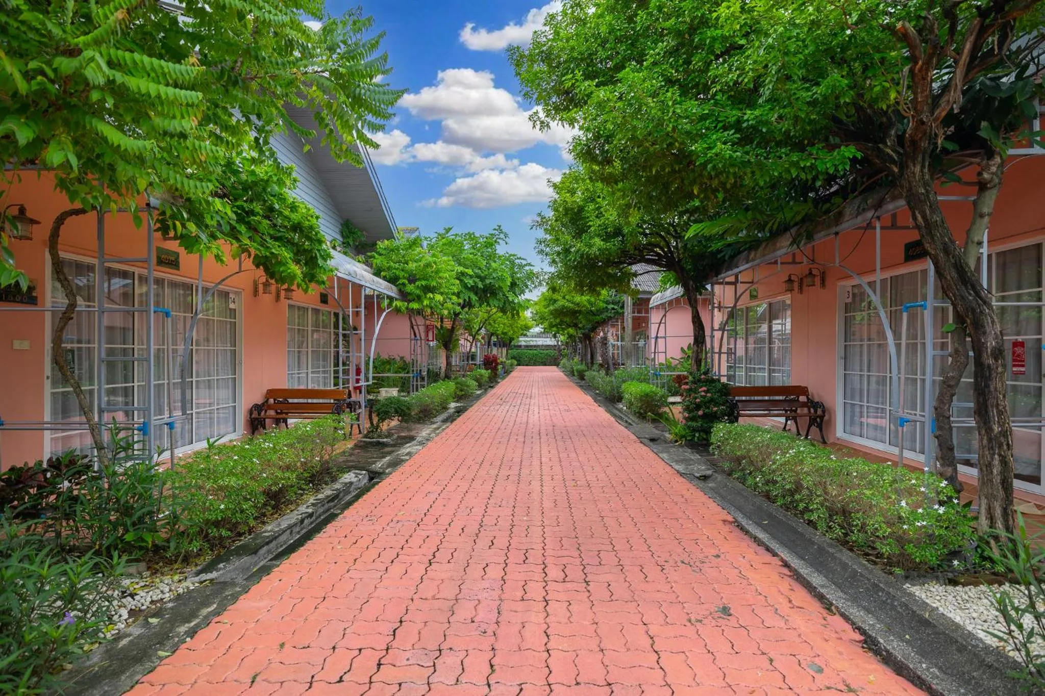 Property building in Bangkok Rama Hotel