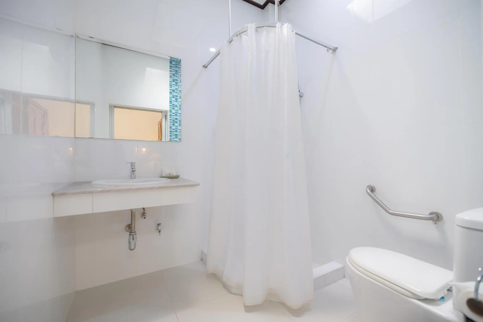 Bathroom in Bangkok Rama Hotel