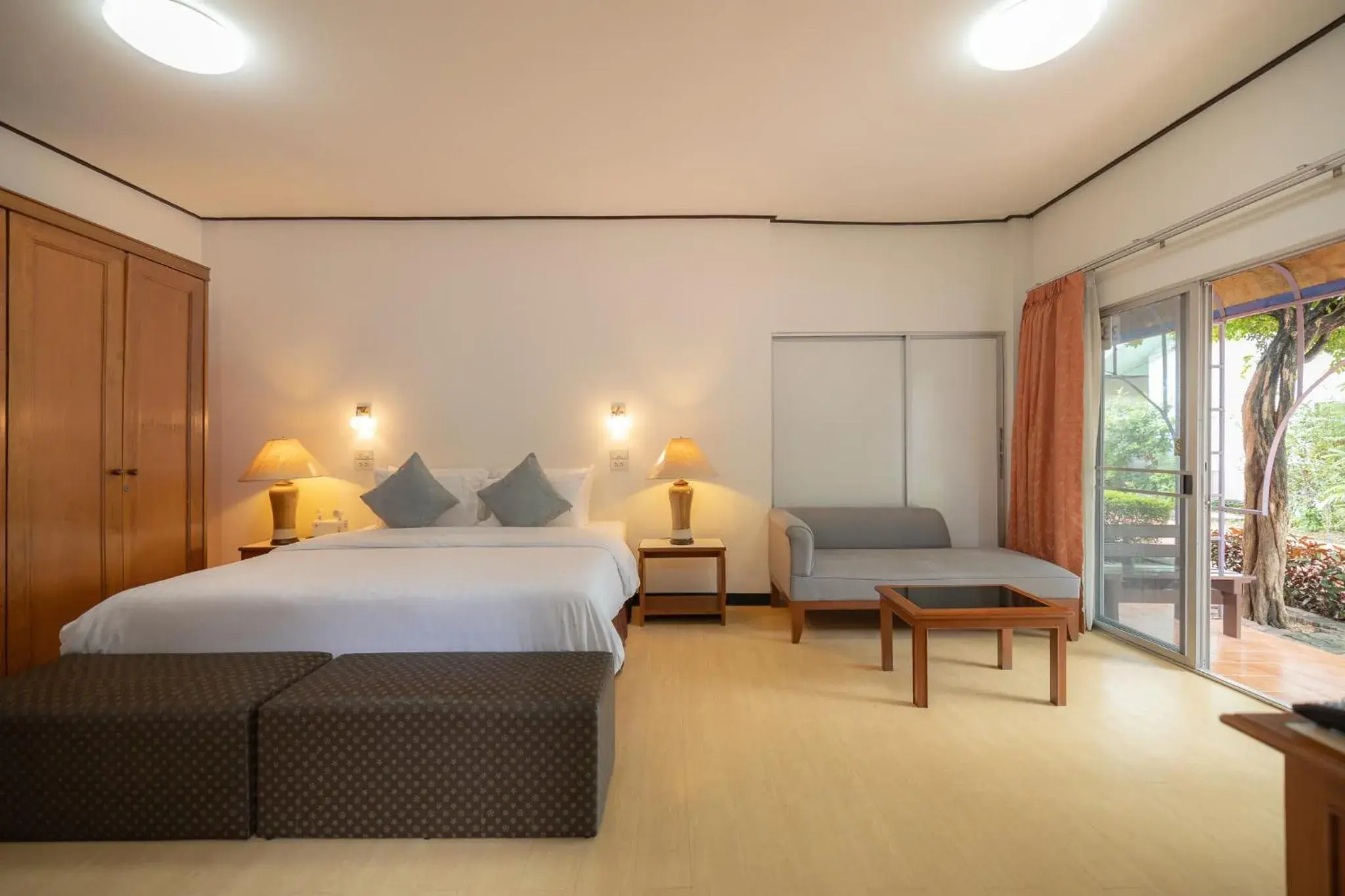 View (from property/room), Bed in Bangkok Rama Hotel View (from property/room), Bed in Bangkok Rama Hotel