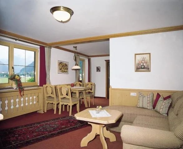 Living room in Hotel-Garni Almhof