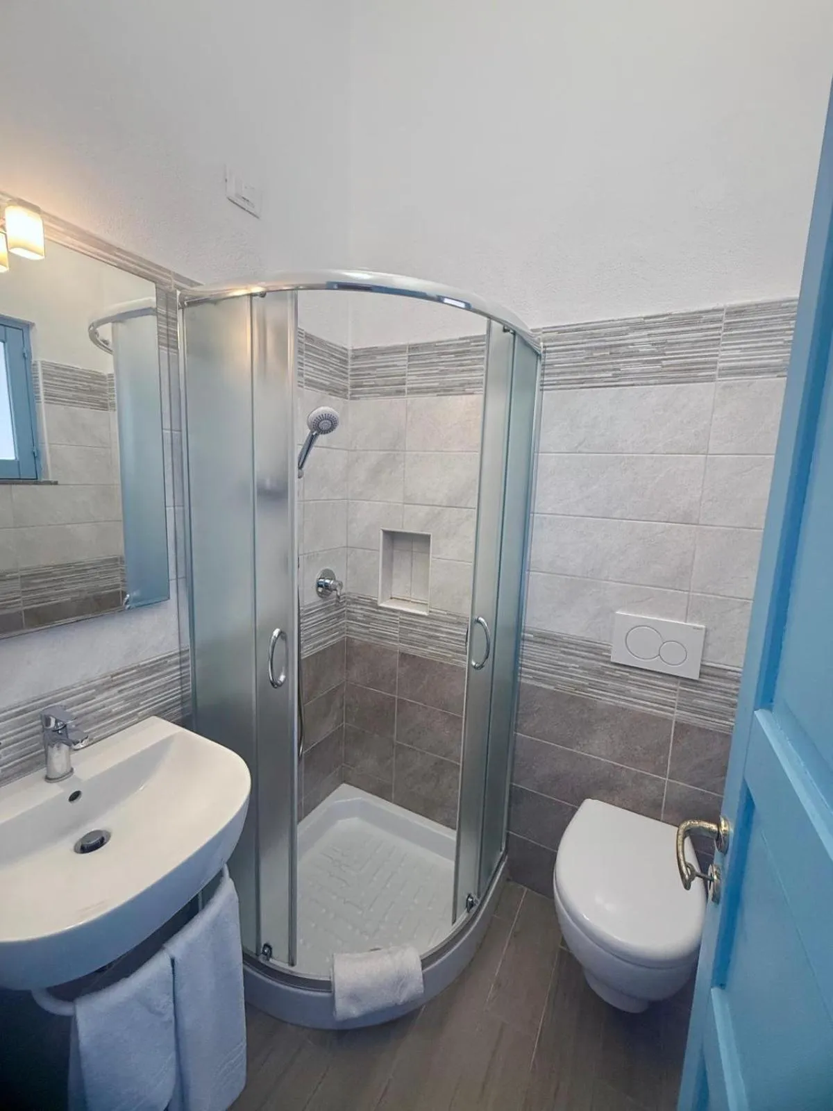 Shower in La Sirenetta Park Hotel