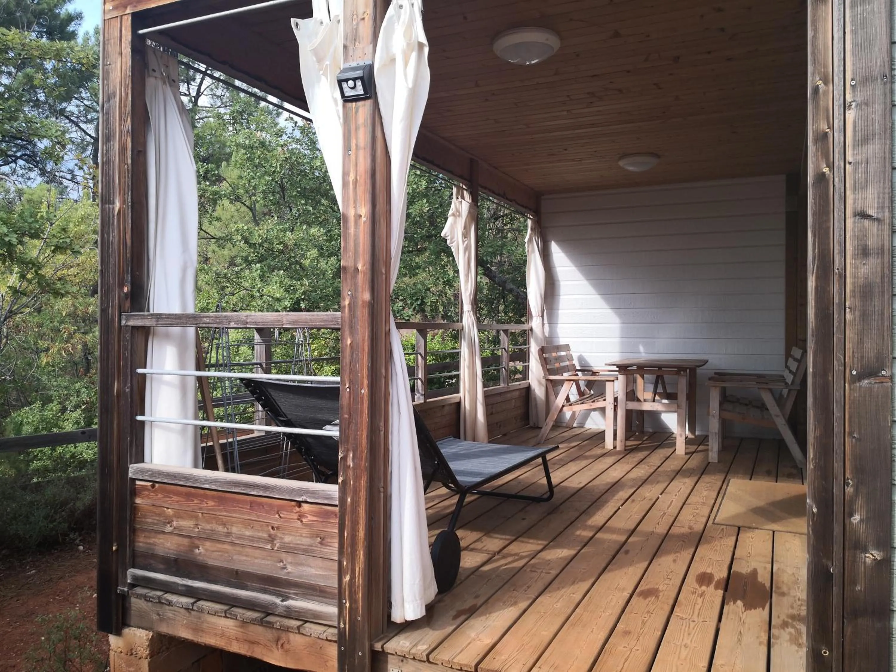 Balcony/Terrace in La Colline des Ocres Village de vacances 3 étoiles