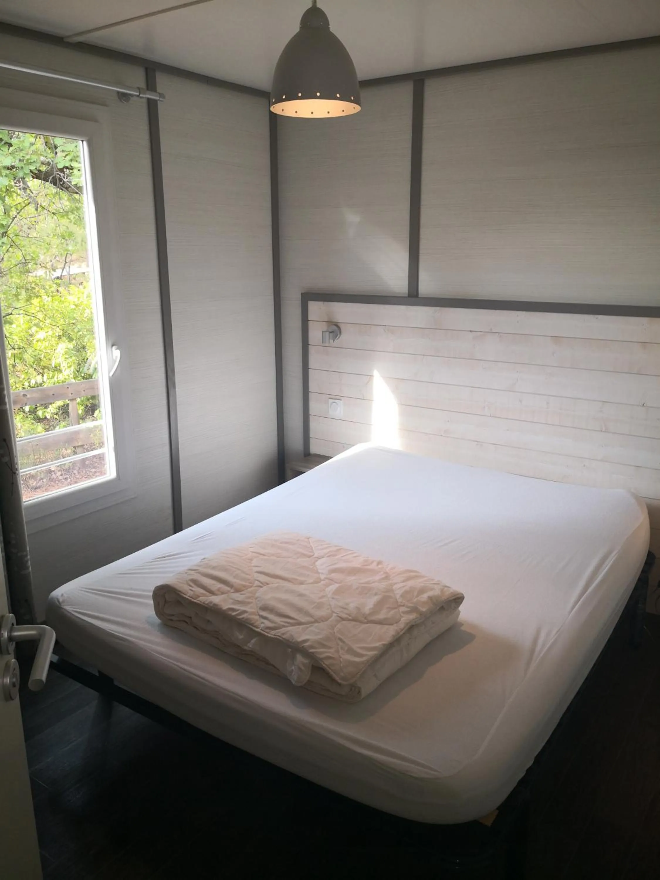 Bedroom, Bed in La Colline des Ocres Village de vacances 3 étoiles