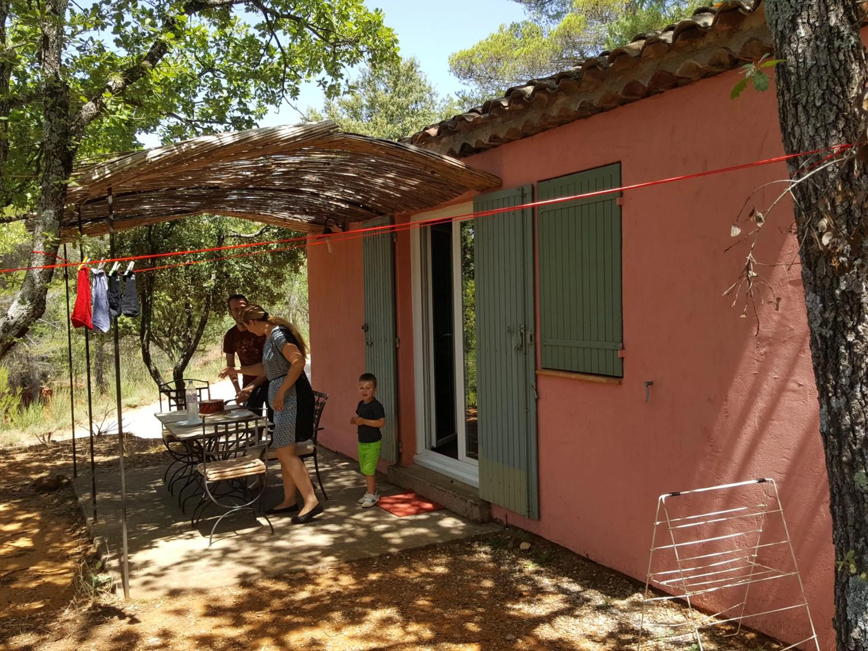 Patio in La Colline des Ocres Village de vacances 3 étoiles