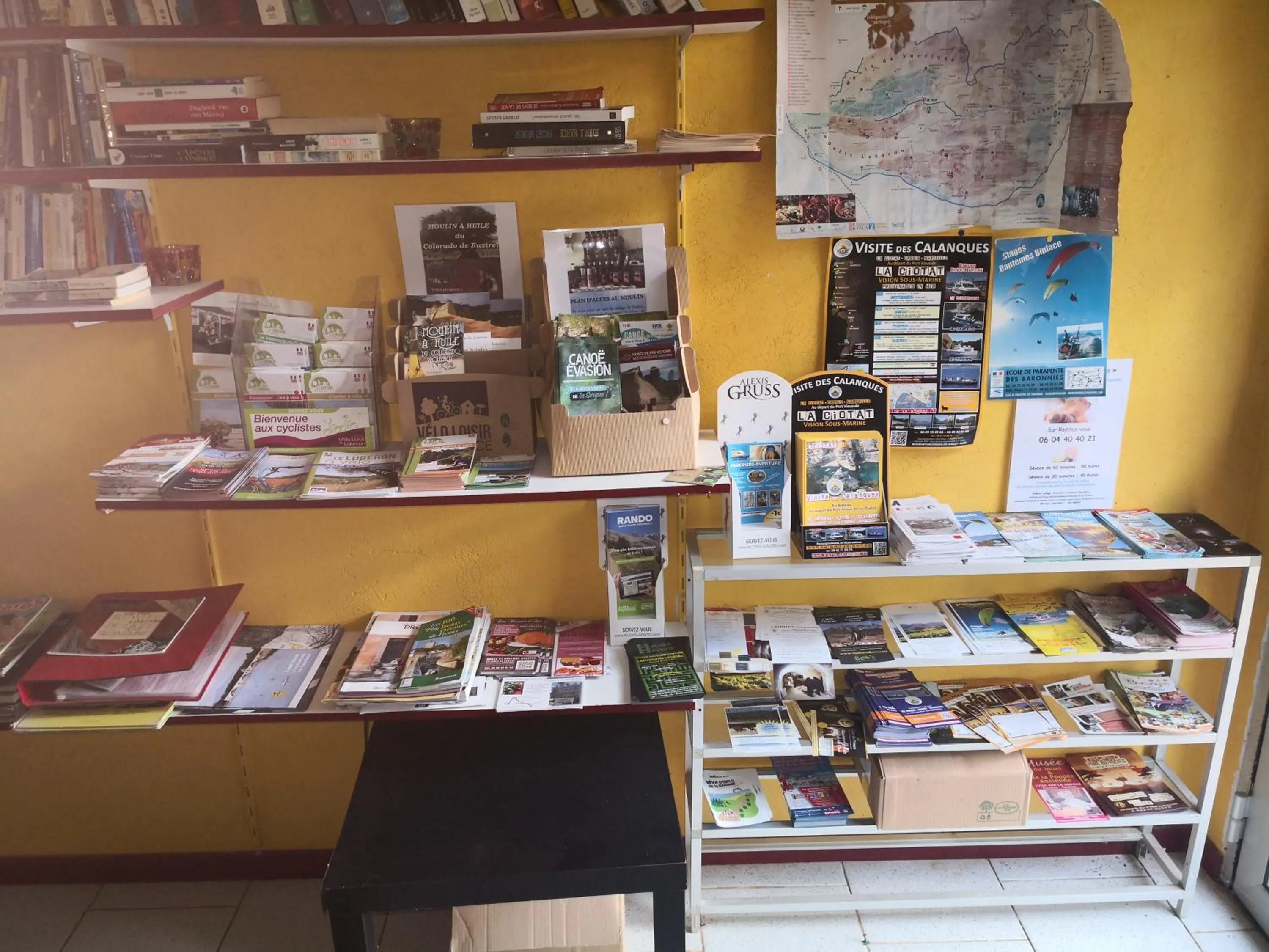 Library in La Colline des Ocres Village de vacances 3 étoiles