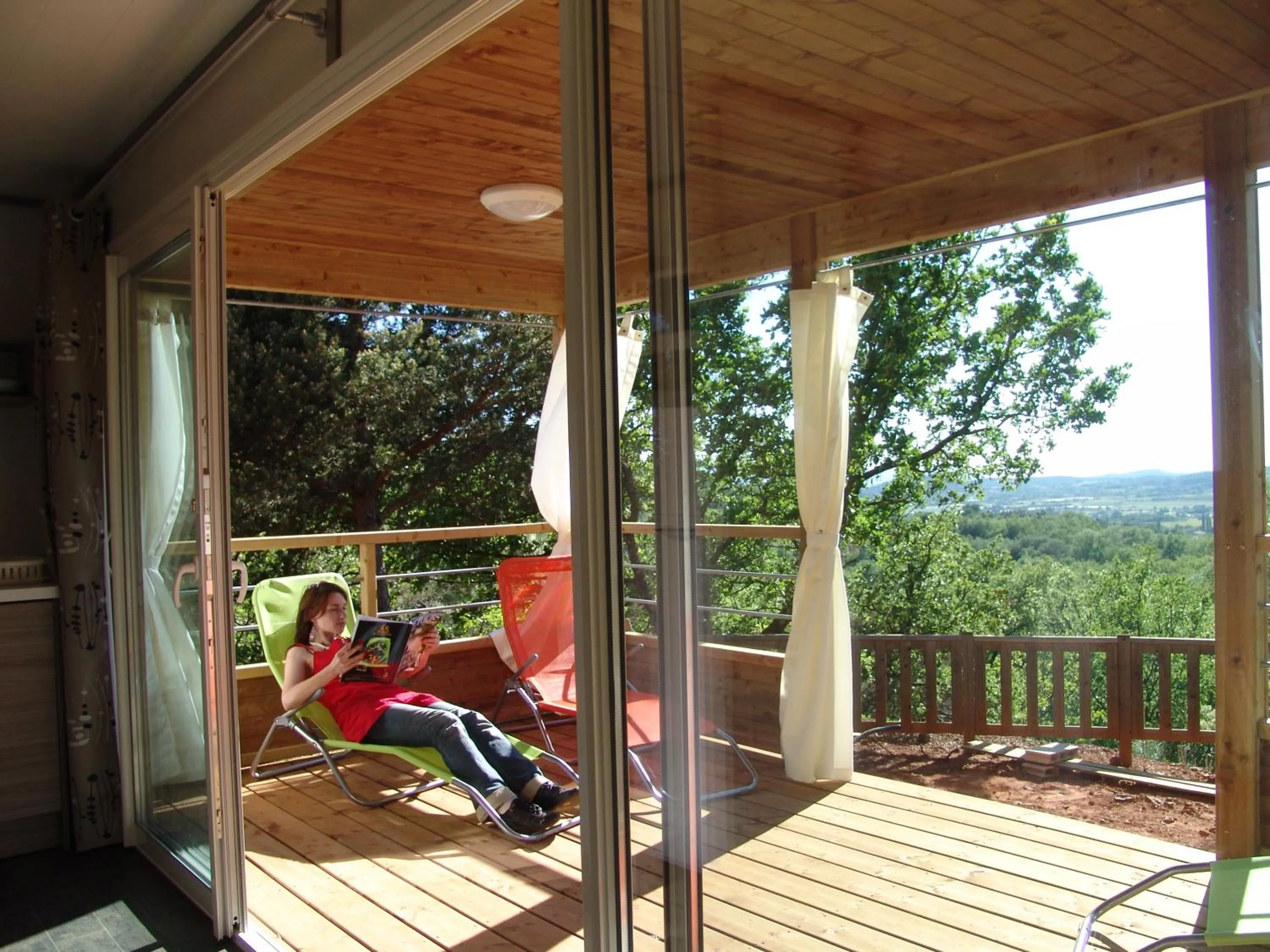 Balcony/Terrace in La Colline des Ocres Village de vacances 3 étoiles