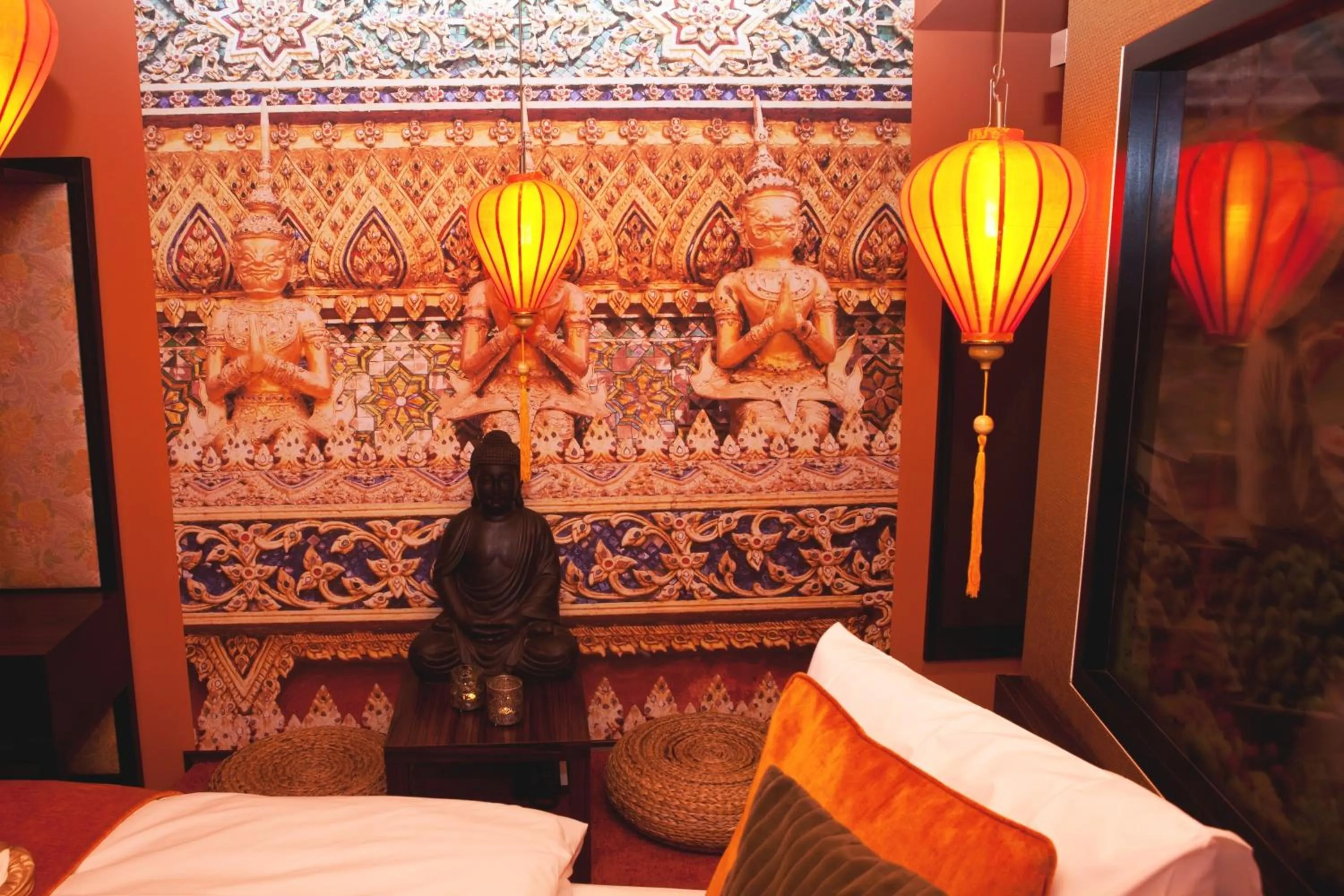 Photo of the whole room, Bed in Hotel TraumRaum - "SELF CHECK IN"