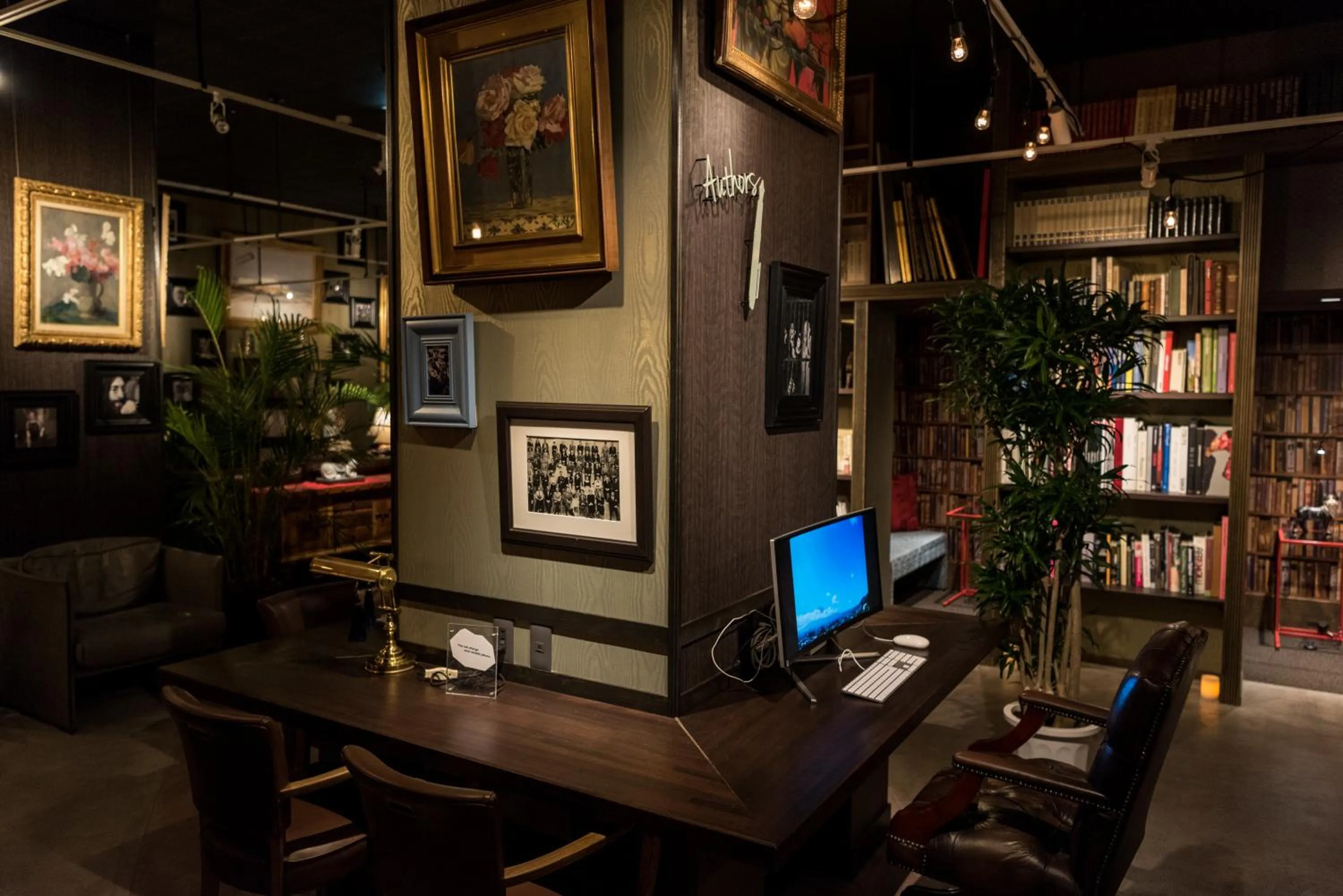 Communal lounge/ TV room in Mizno Hotel