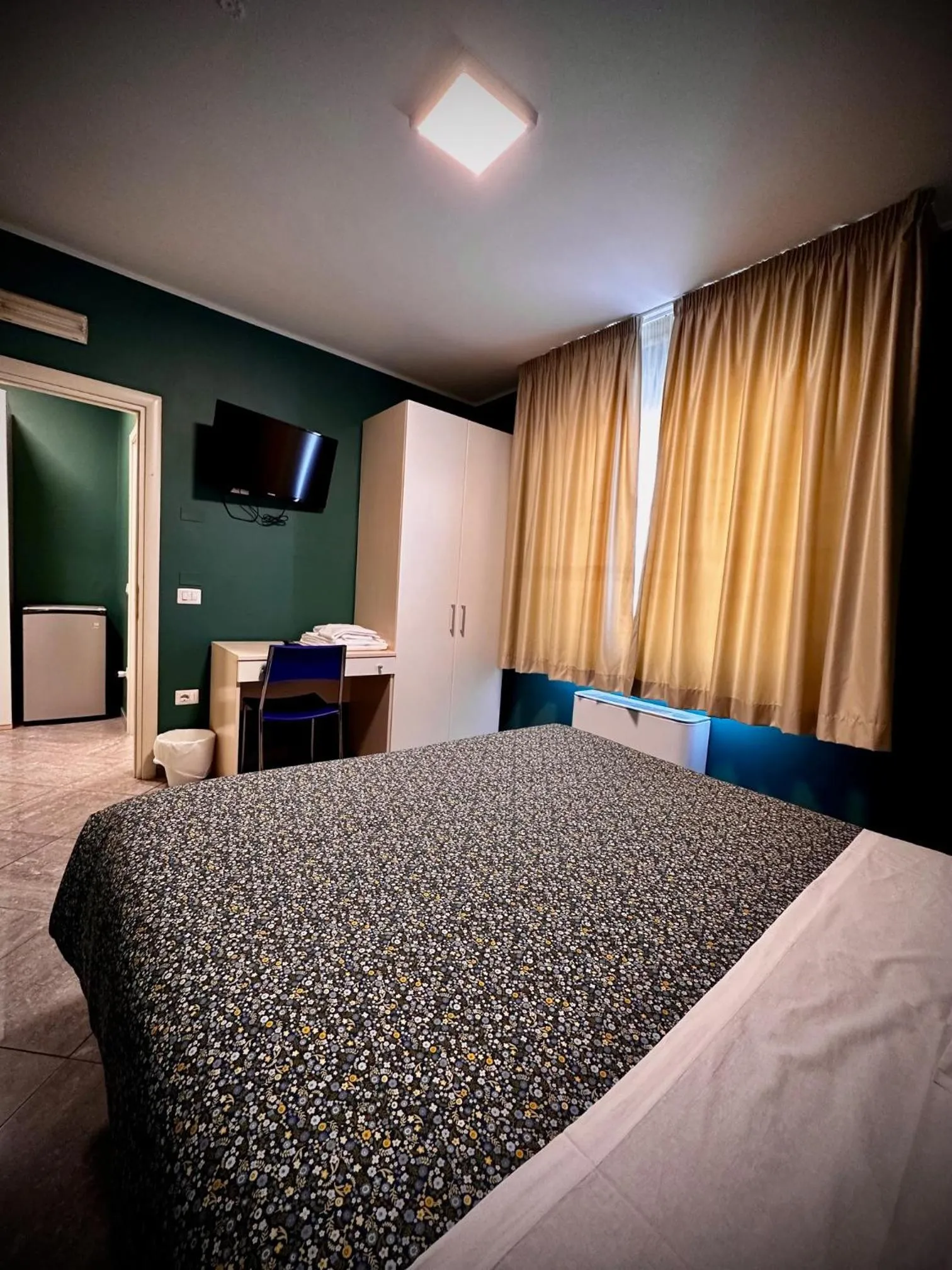 Bedroom, Bed in Albergo Italia