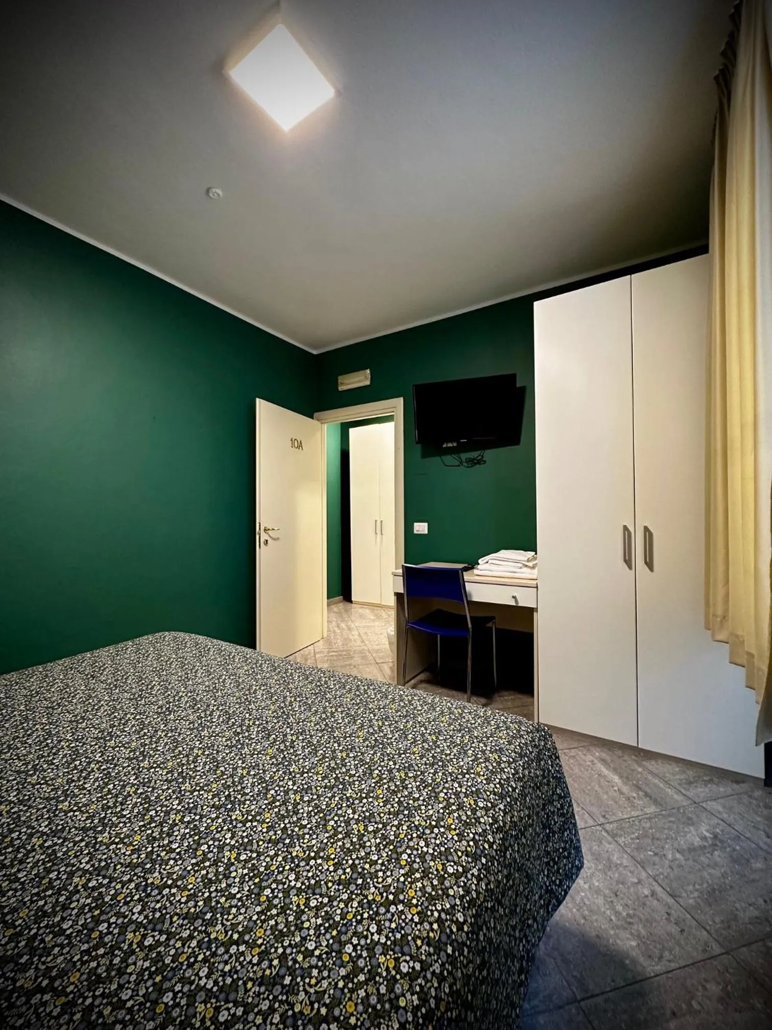 Family, Bed in Albergo Italia