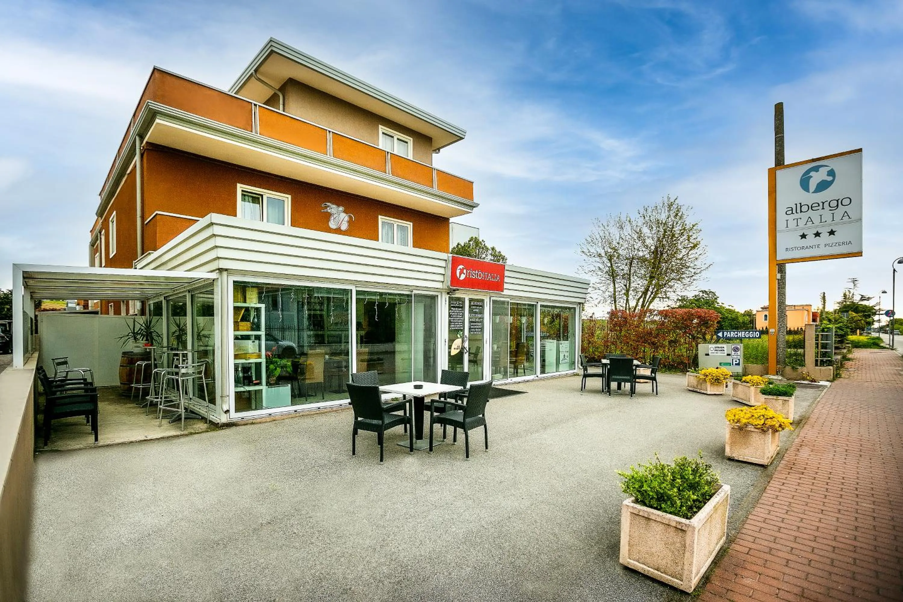 Property building in Albergo Italia