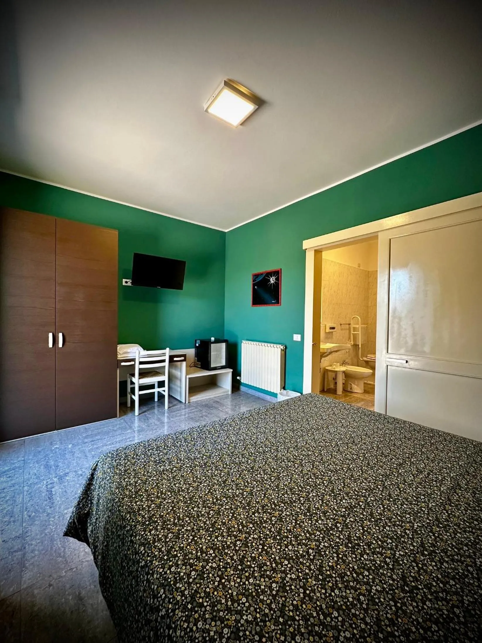 View (from property/room), Bed in Albergo Italia