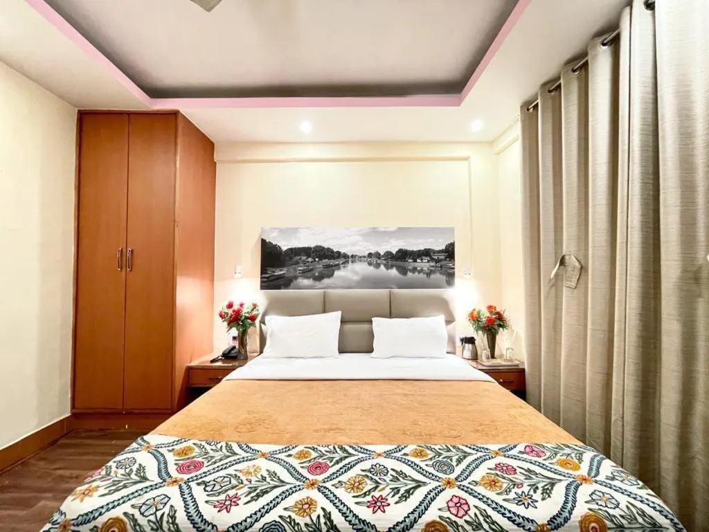 Bed in Hotel Centre Point