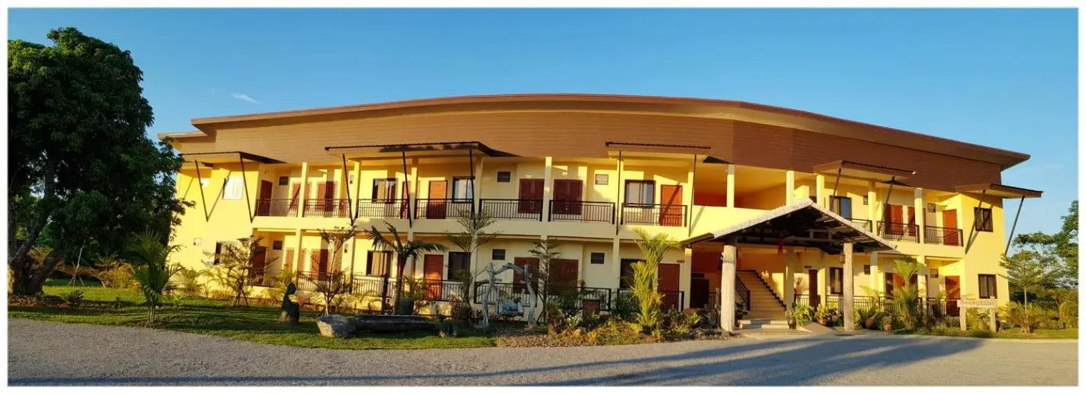Facade/entrance in Baan Sakuna Hotel Facade/entrance in Baan Sakuna Hotel