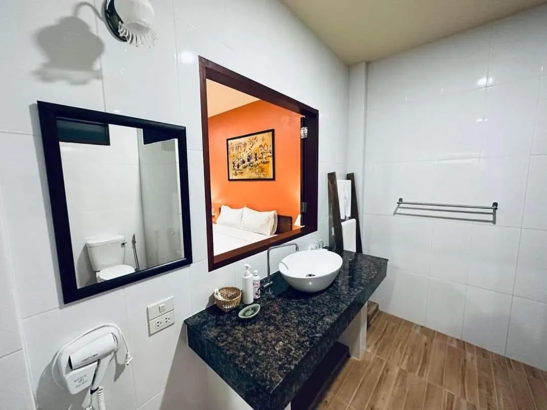 Bathroom in Baan Sakuna Hotel