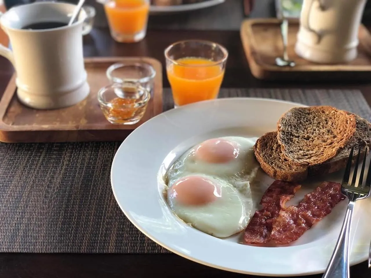 Food and drinks in Baan Sakuna Hotel