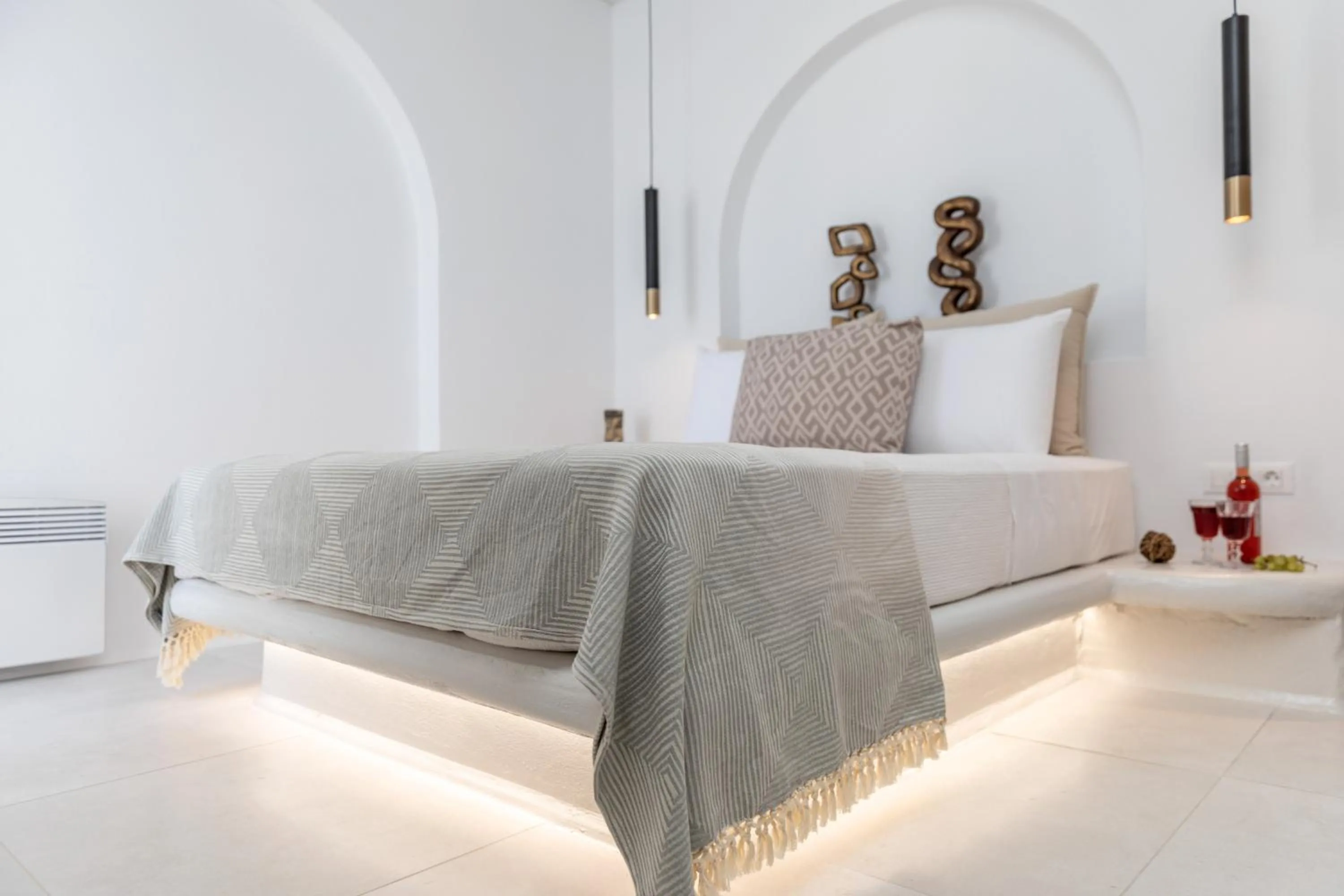 Bed in Naxian Lounge Villas