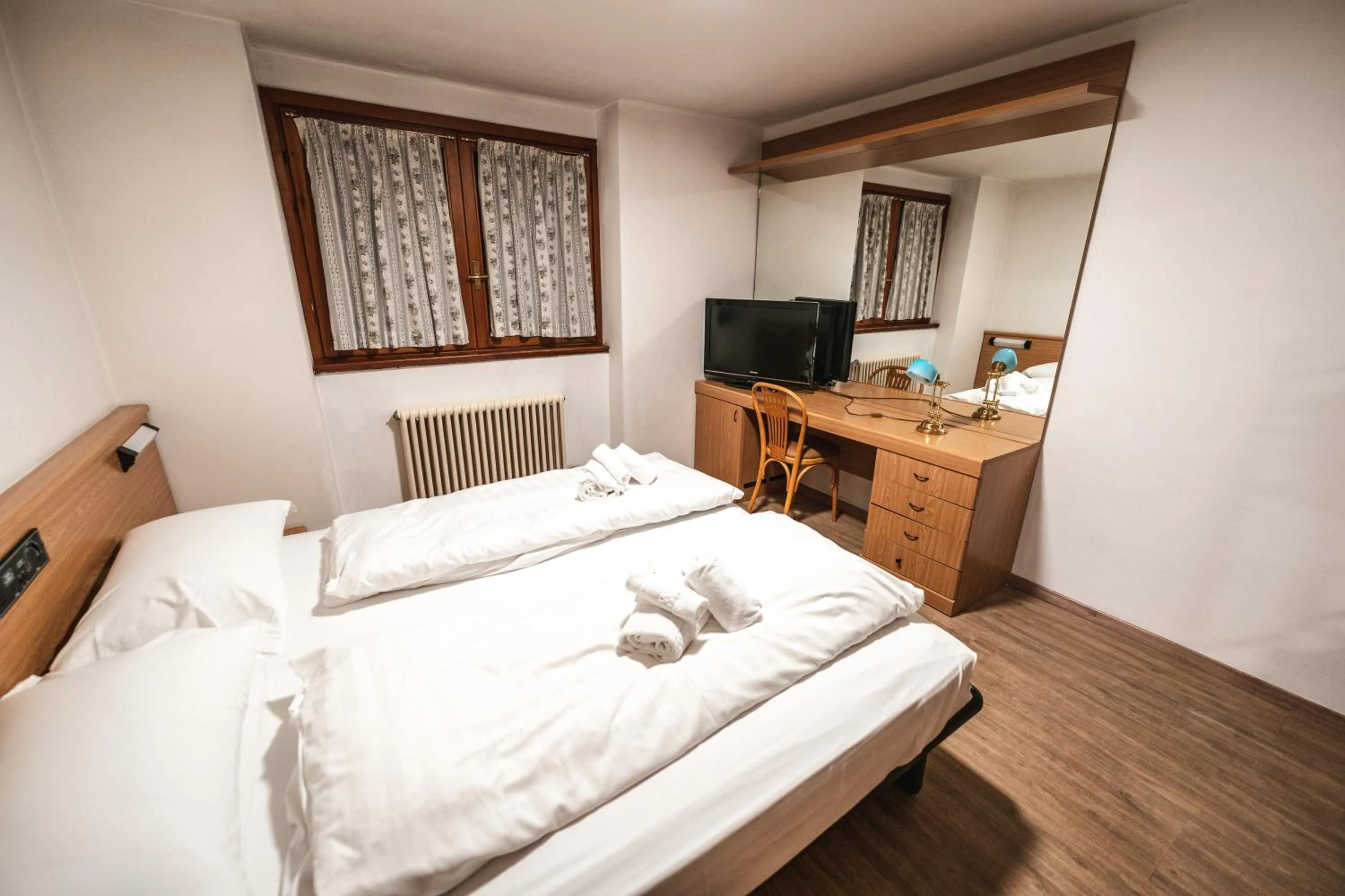 Bedroom, Bed in Smart Hotel Renzi