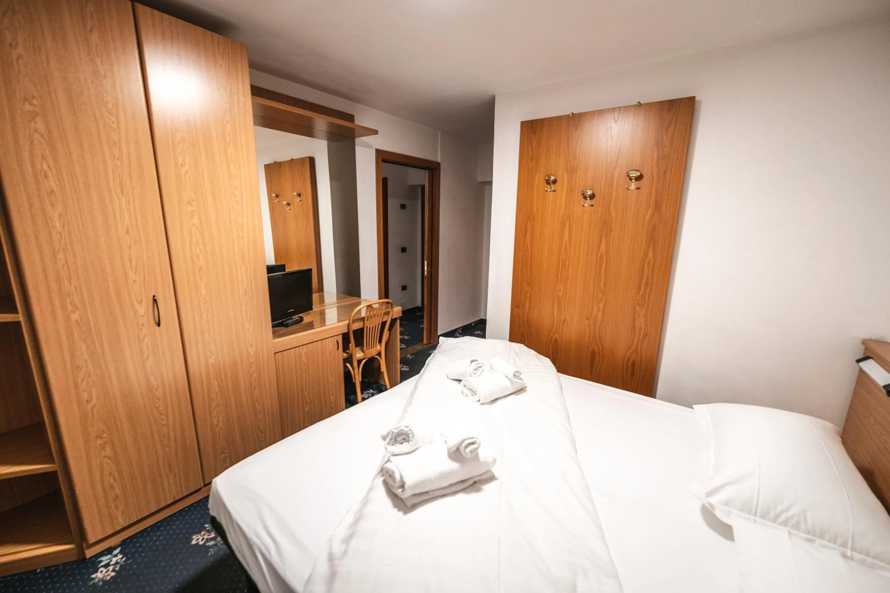 Bedroom, Bed in Smart Hotel Renzi