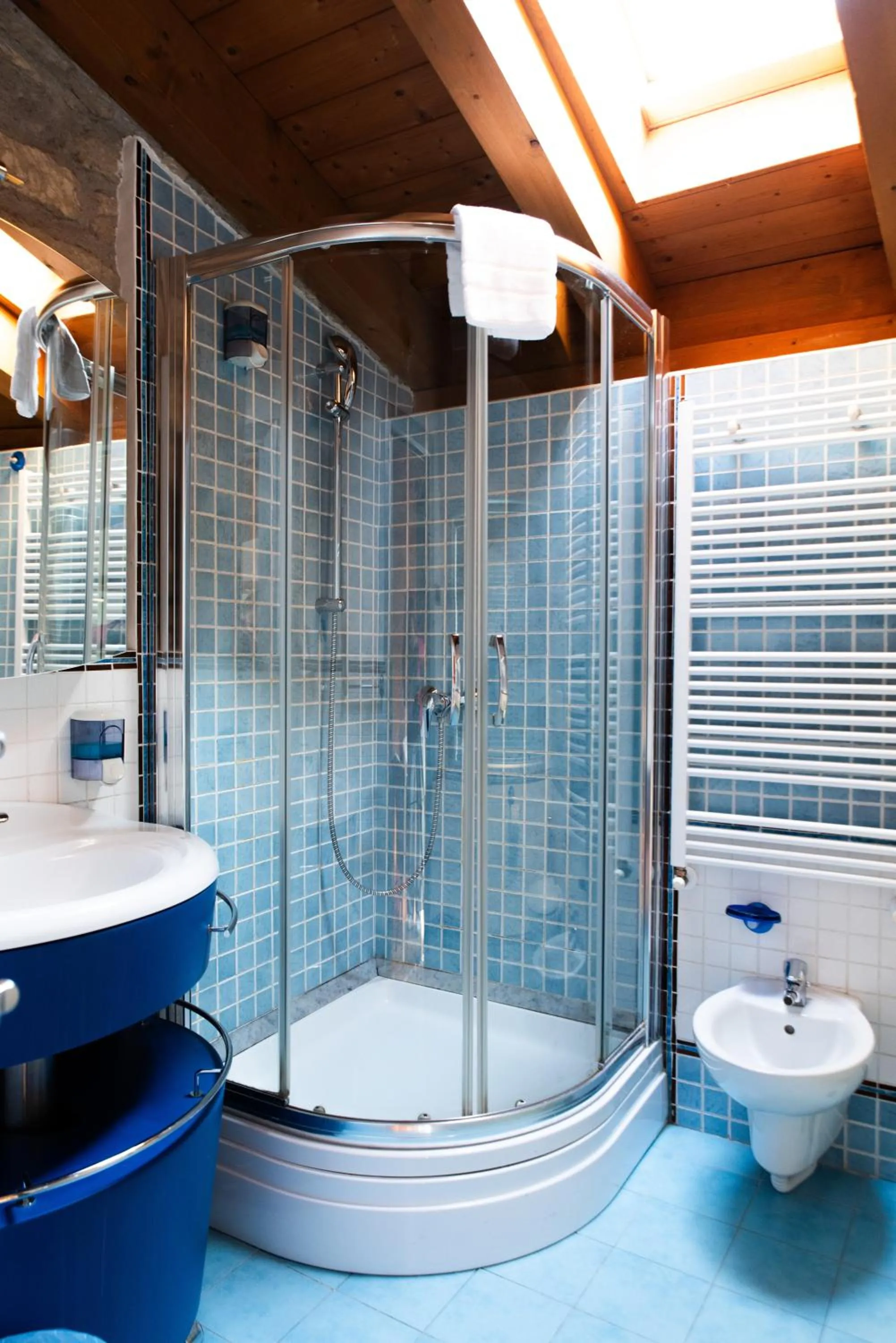 Shower in Arciduca Charming House Room & Breakfast