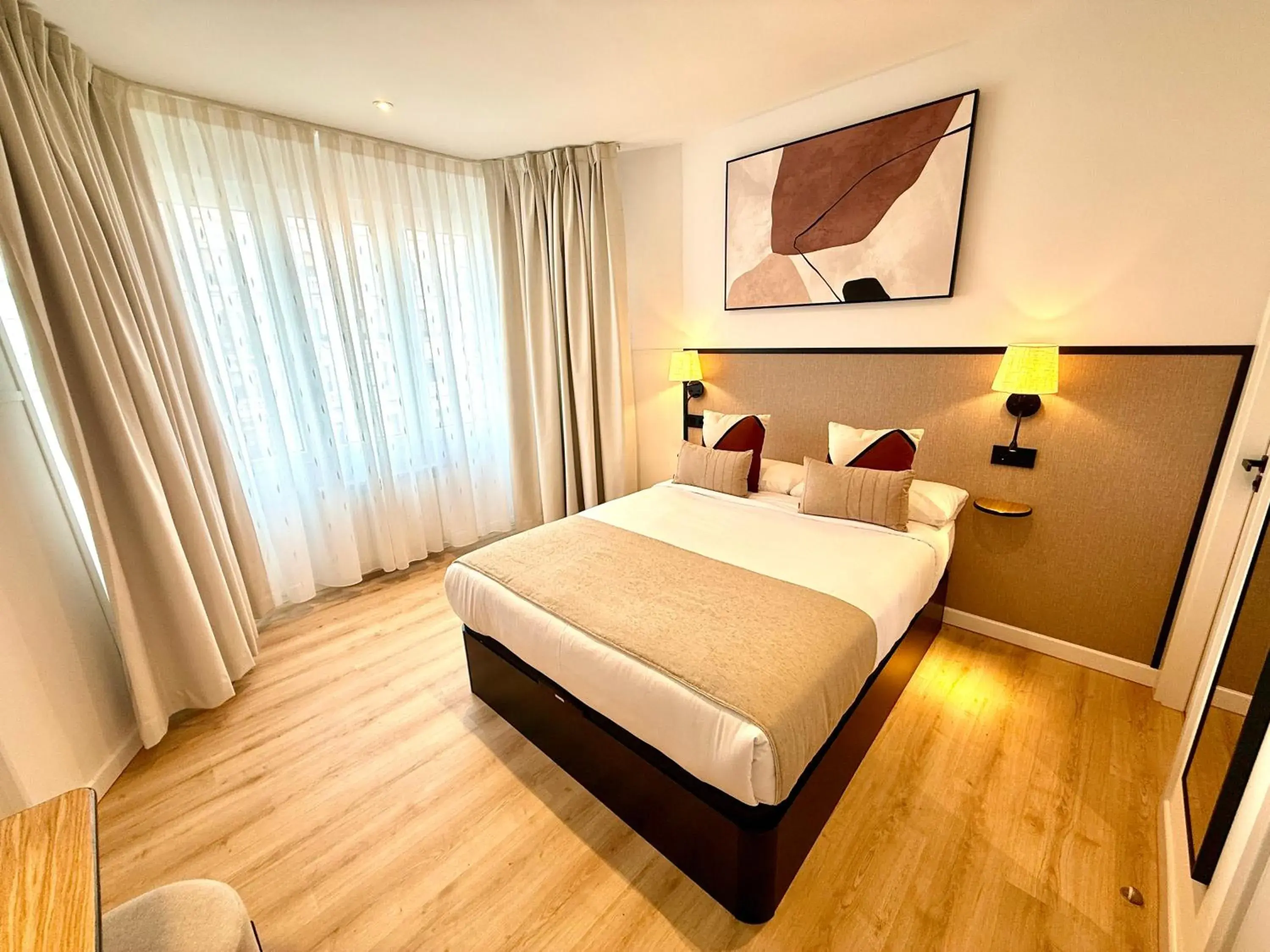 Photo of the whole room, Bed in Mucho Madrid Photo of the whole room, Bed in Mucho Madrid