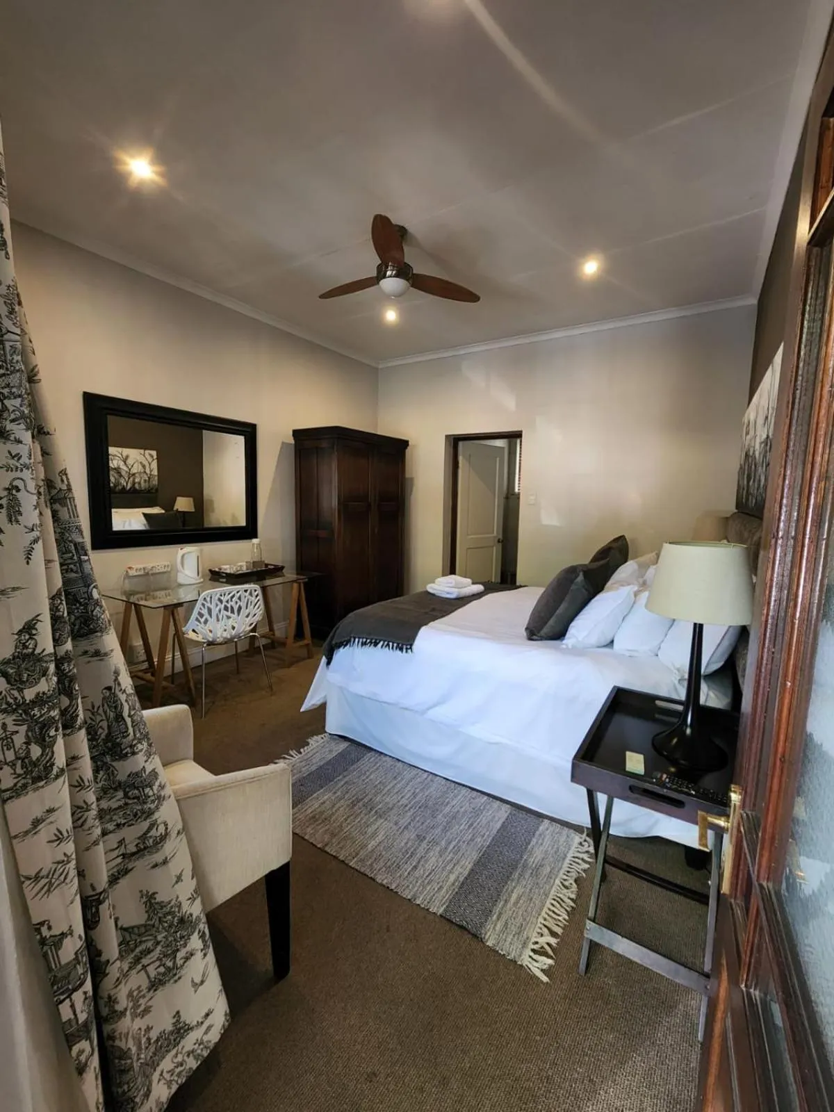 Bedroom, Bed in Melville Turret Guesthouse