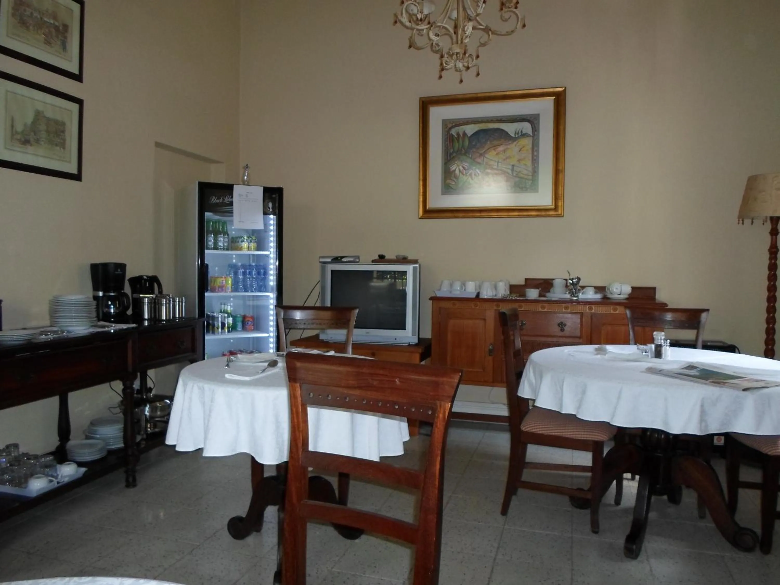 Food and drinks in Melville Turret Guesthouse