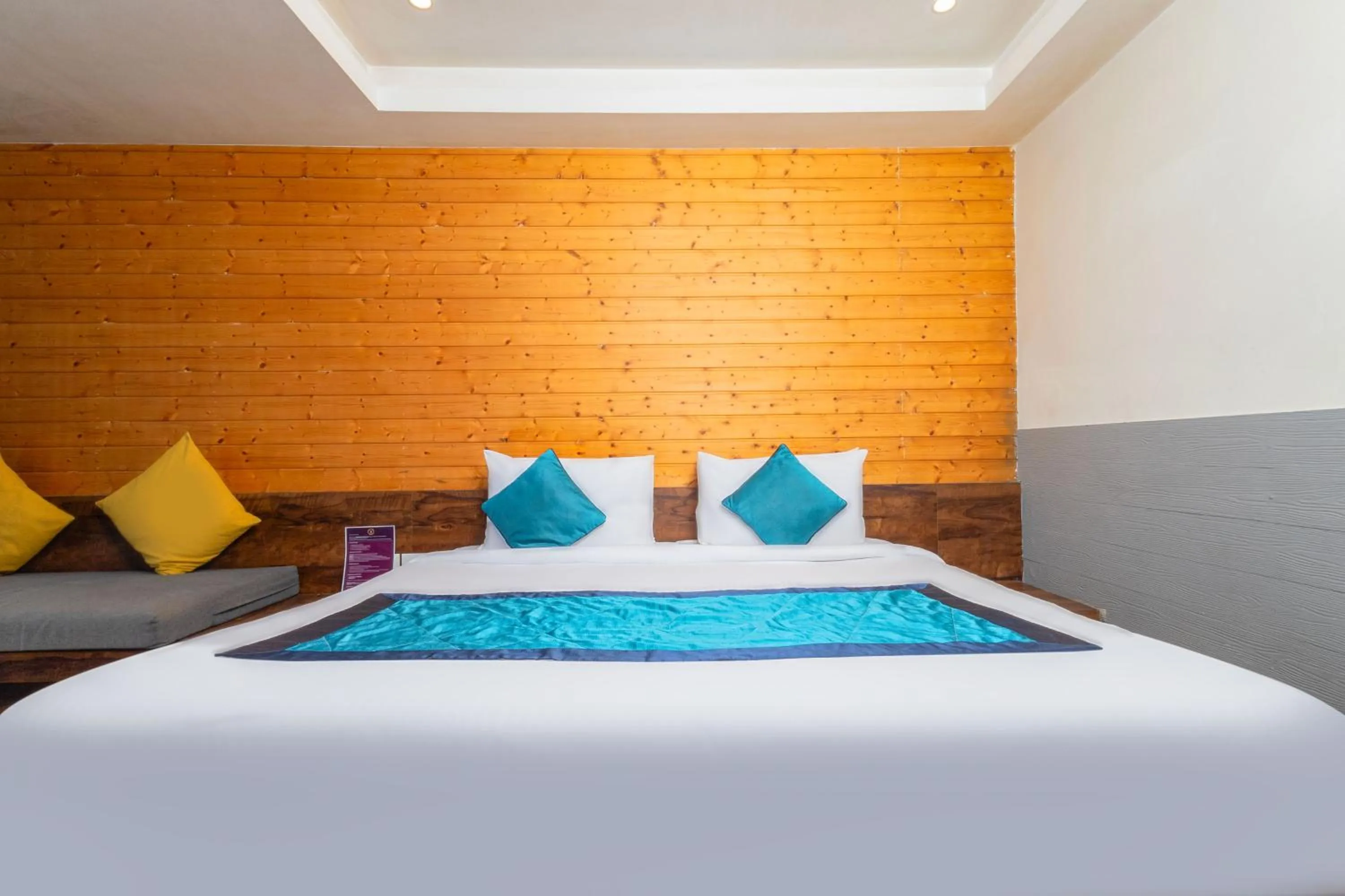 Bedroom, Bed in Yashshree Sanderling Mall Road