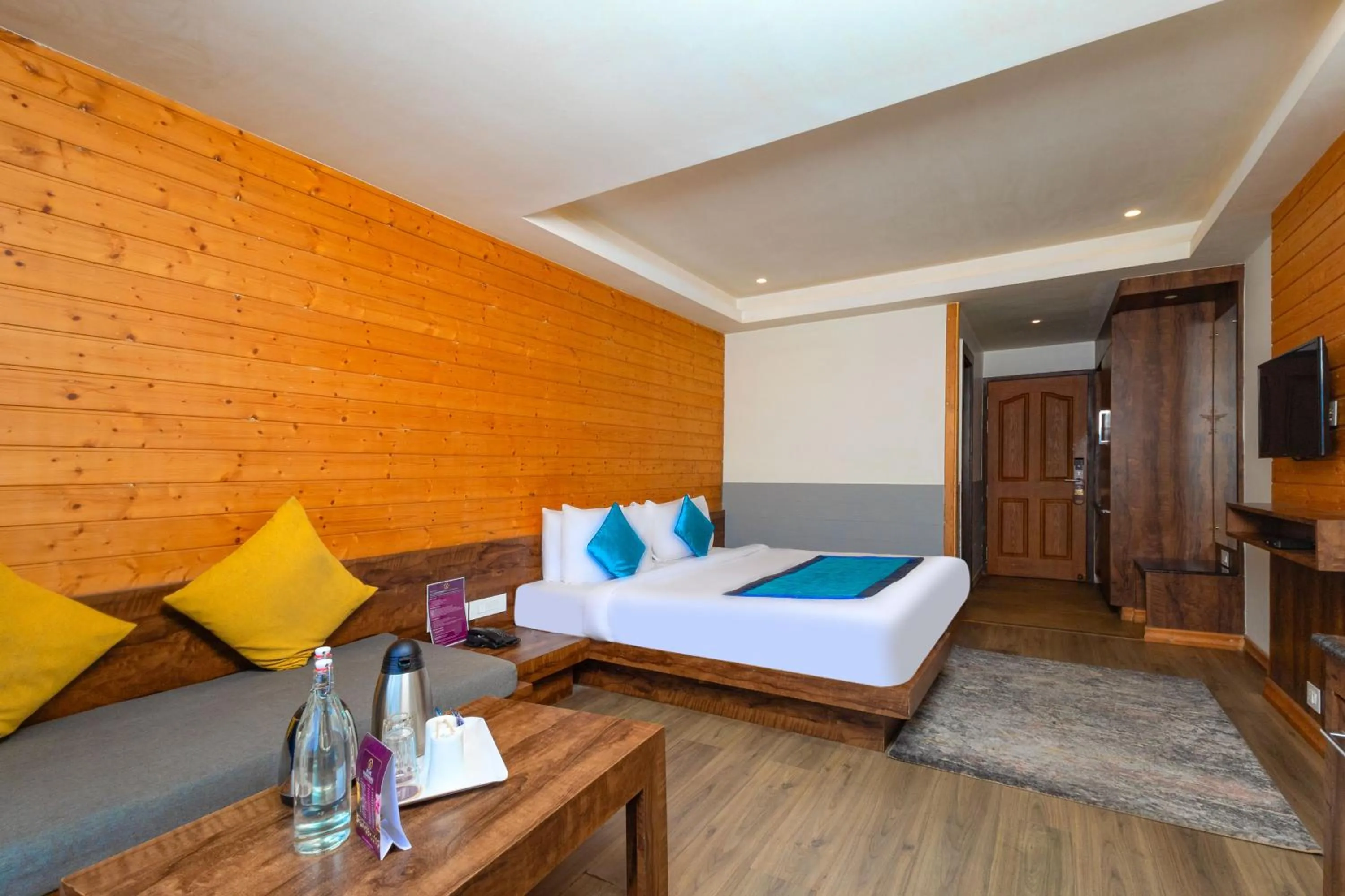 Bedroom, Bed in Yashshree Sanderling Mall Road