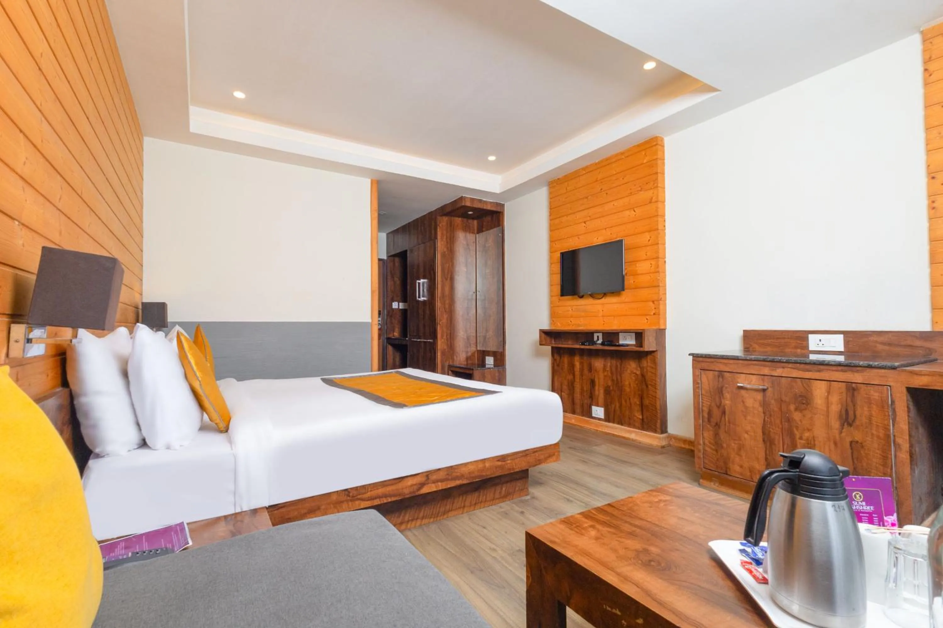 Bedroom, Bed in Yashshree Sanderling Mall Road