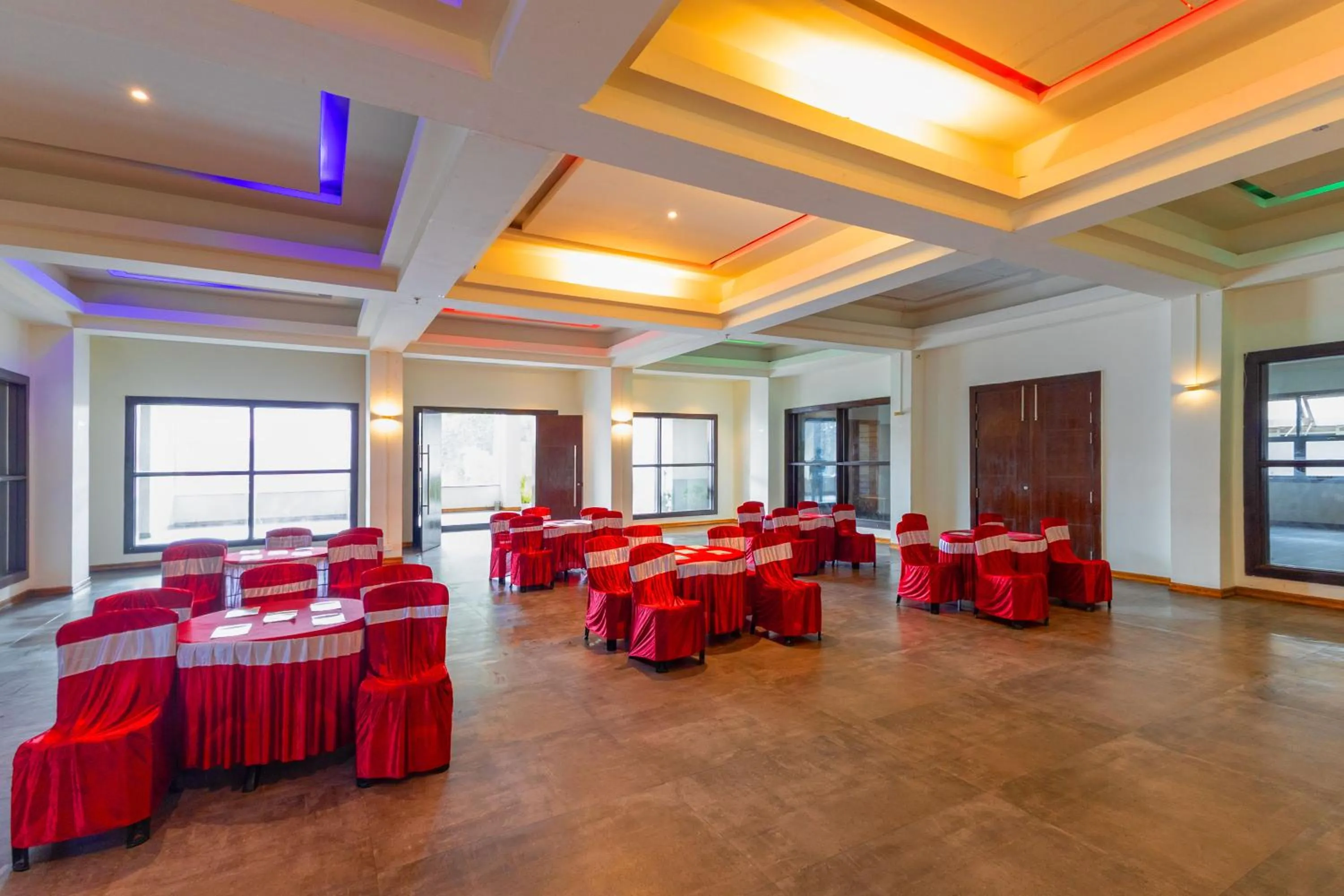 Banquet/Function facilities in Yashshree Sanderling Mall Road