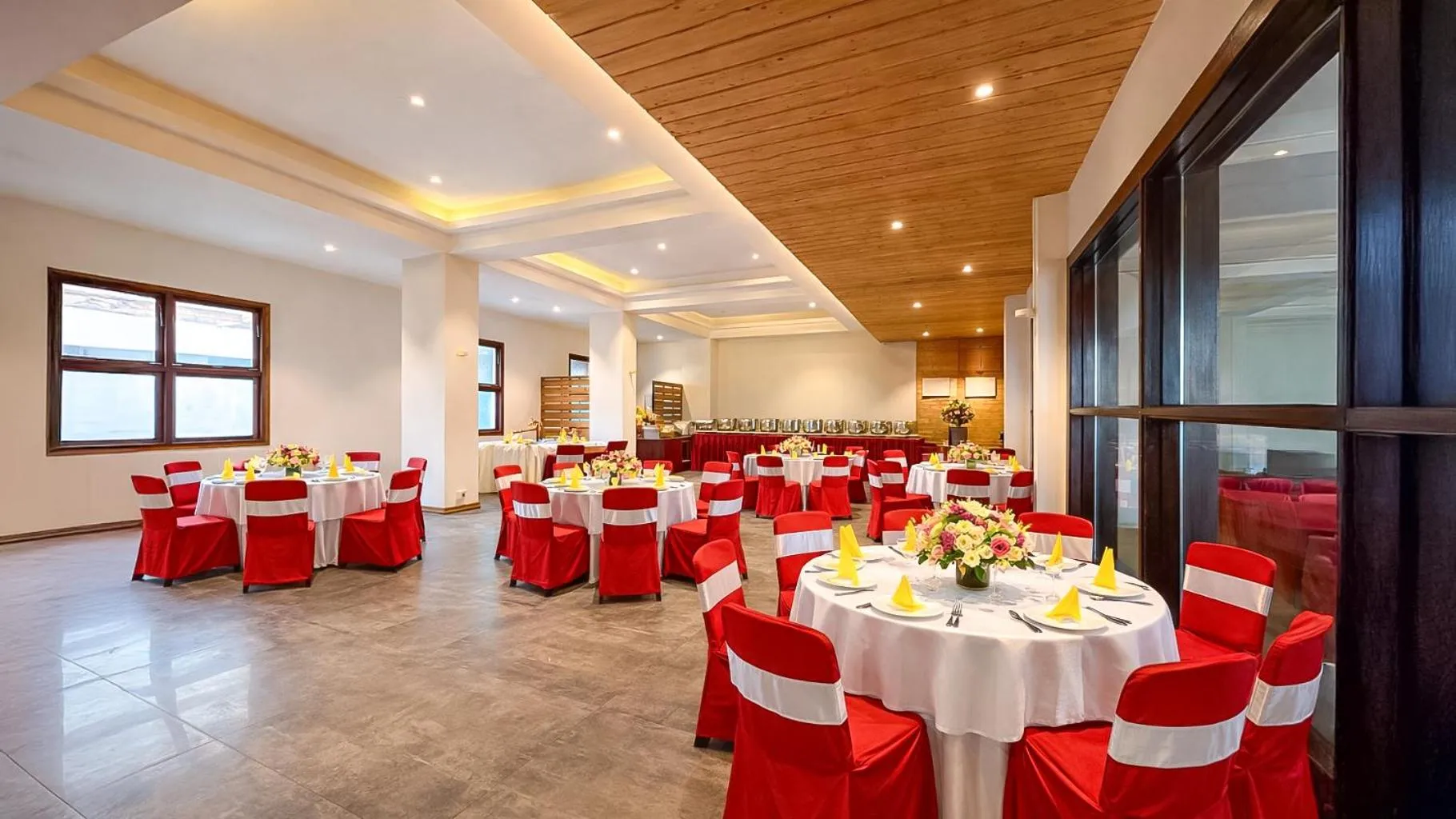 Banquet/Function facilities in Yashshree Sanderling Mall Road