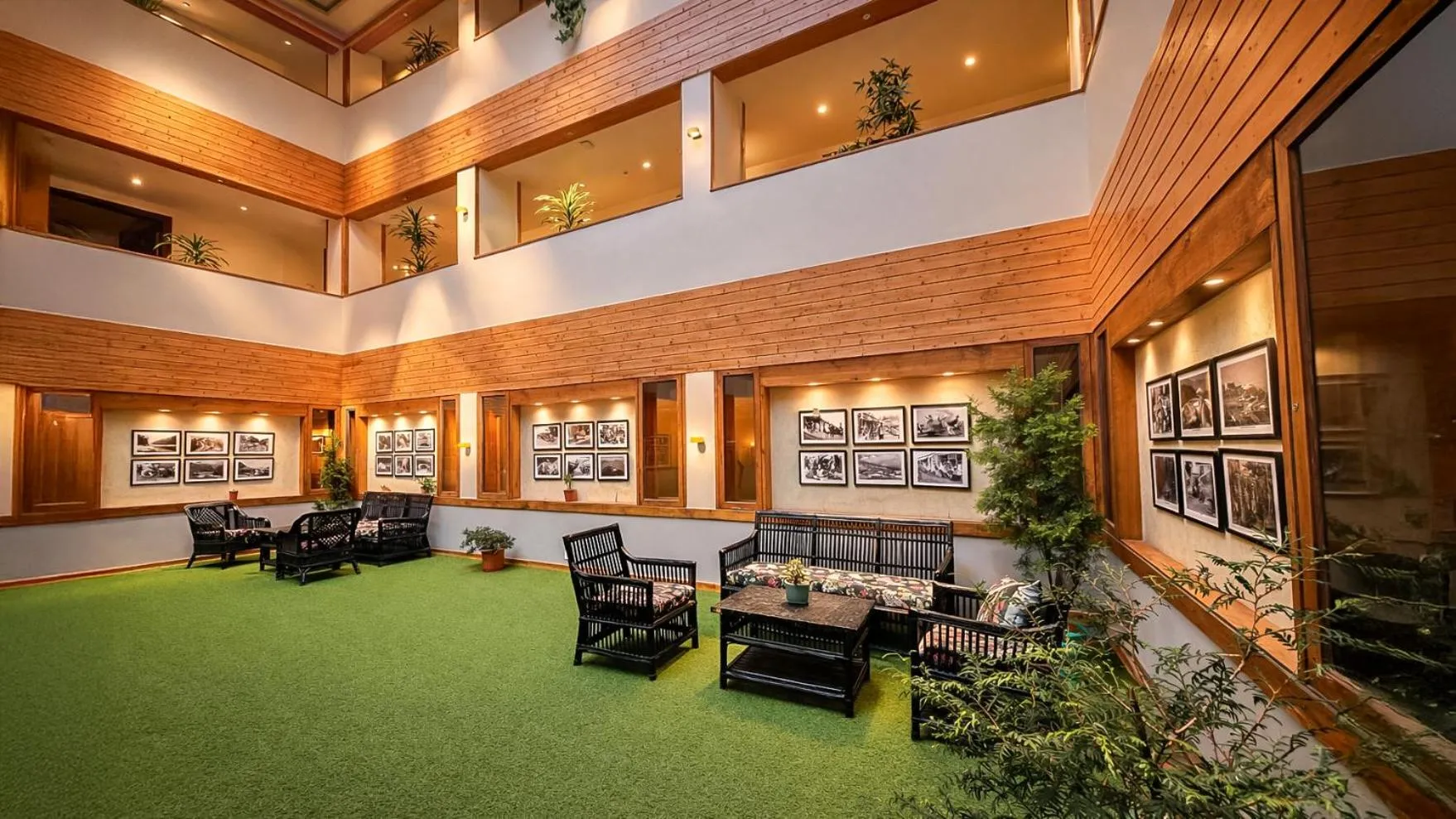 Lobby or reception in Yashshree Sanderling Mall Road