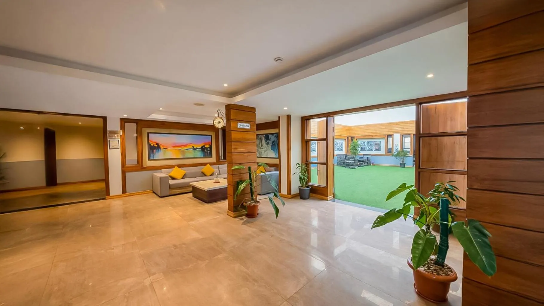 Lobby or reception in Yashshree Sanderling Mall Road