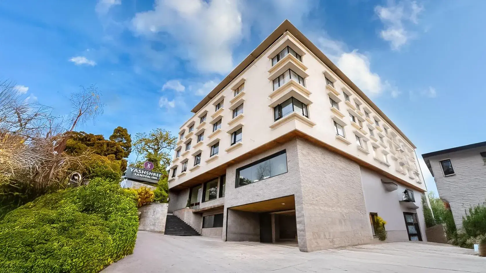 Facade/entrance in Yashshree Sanderling Mall Road Facade/entrance in Yashshree Sanderling Mall Road