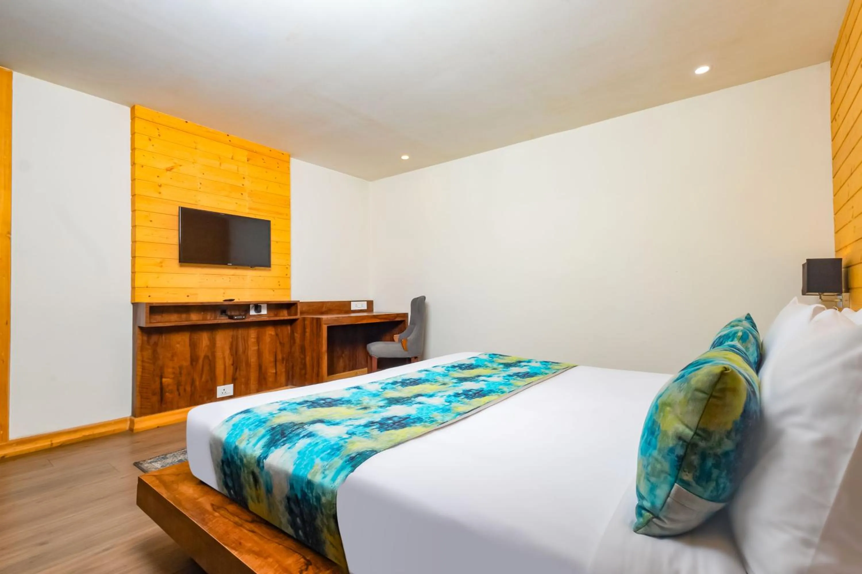 Bedroom, Bed in Yashshree Sanderling Mall Road