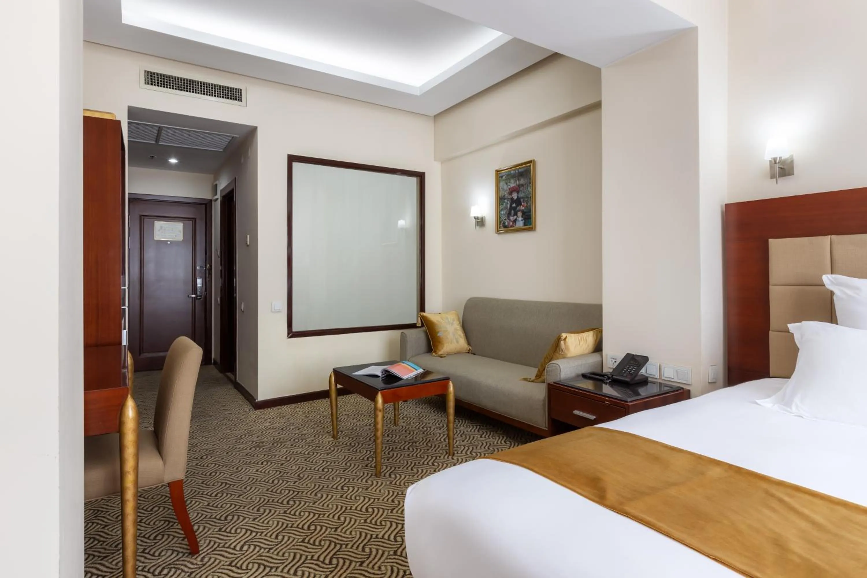 Photo of the whole room, Bed in Regardal Hotel