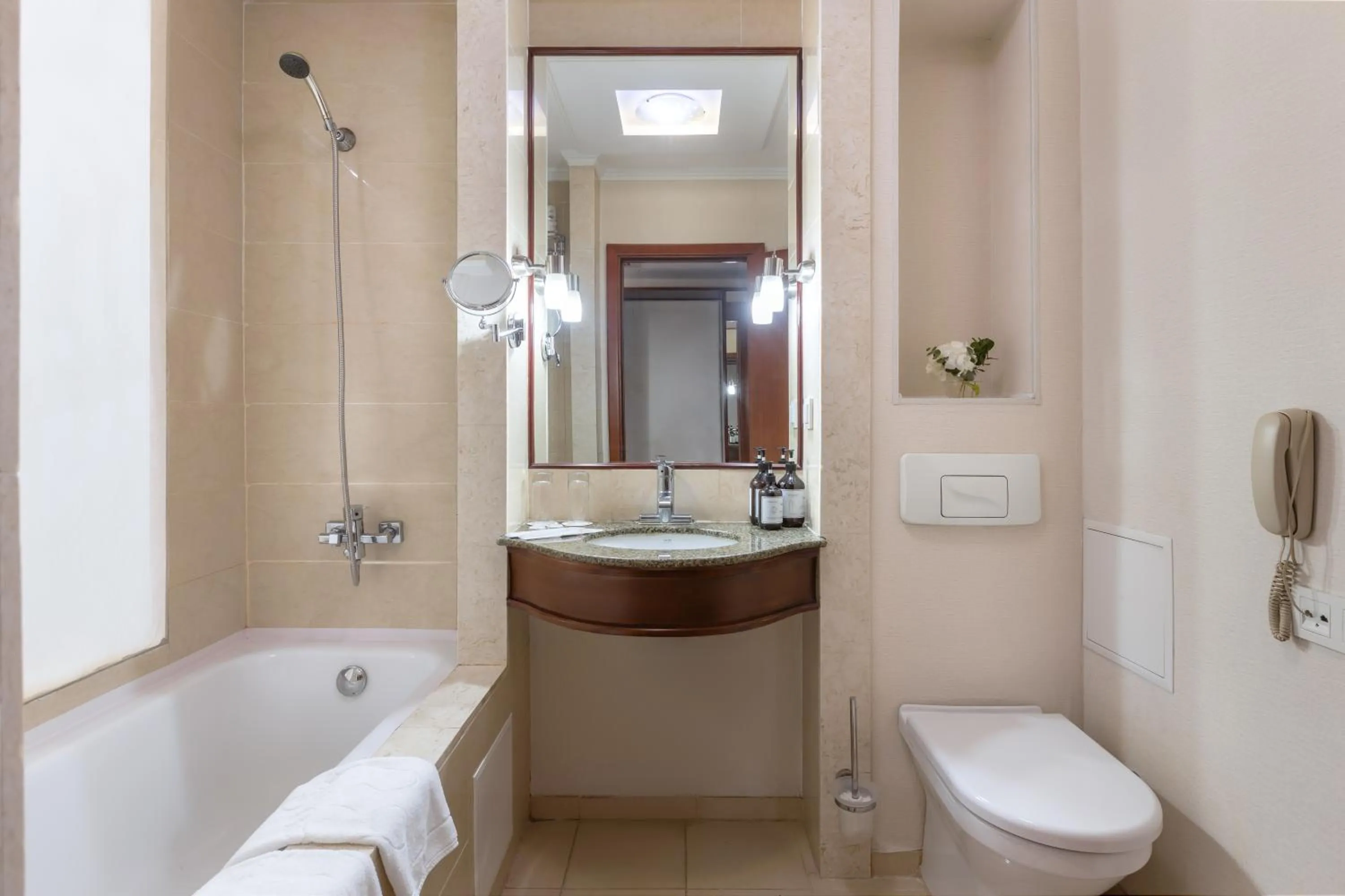 Toilet in Regardal Hotel