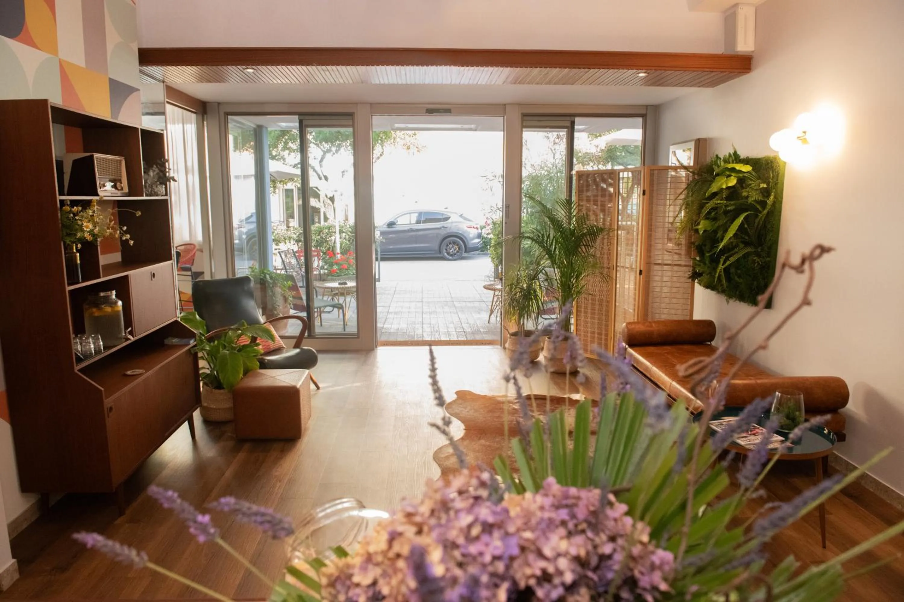 Seating area in Hotel Mirabella