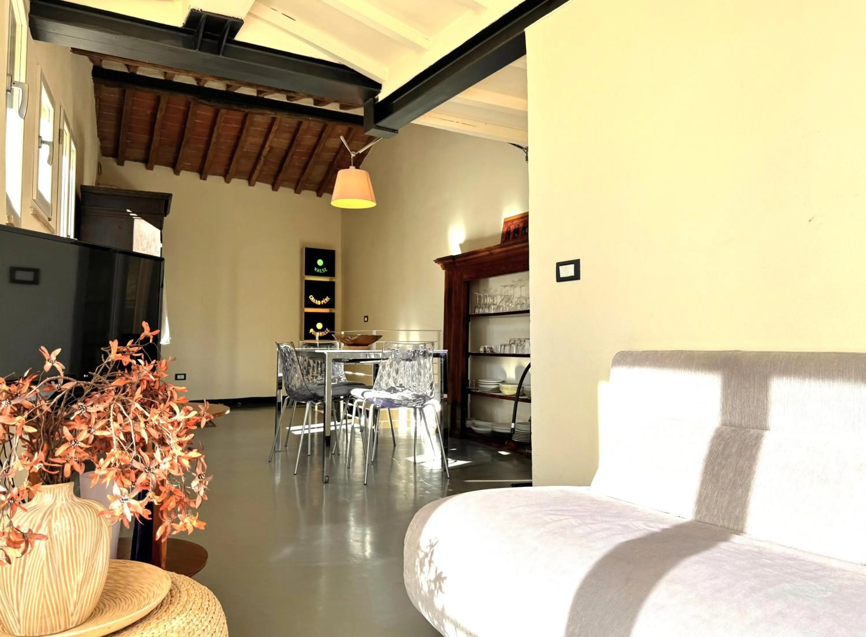 LA COSTARELLA - Central with Cozy Terrace