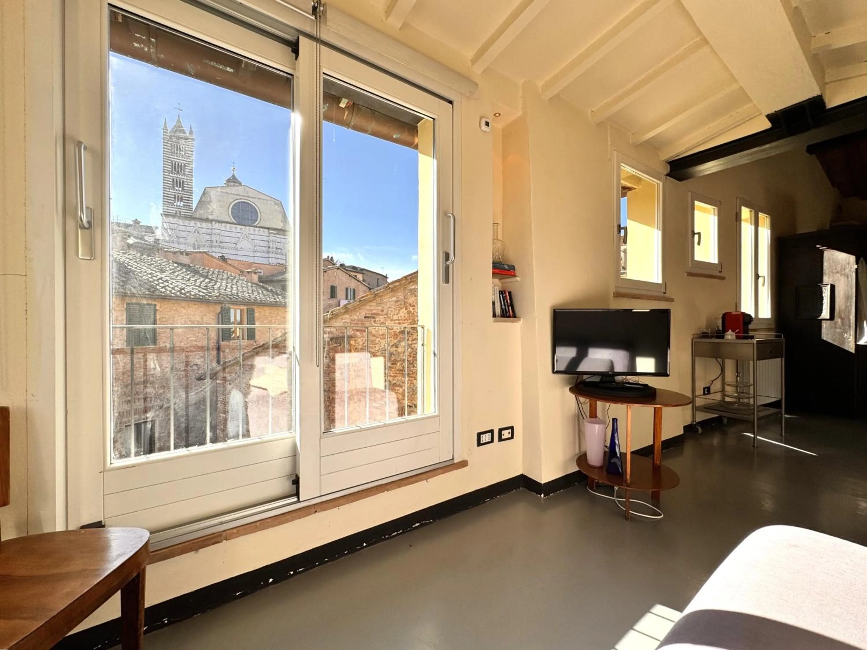 Bed in LA COSTARELLA - Central with Cozy Terrace