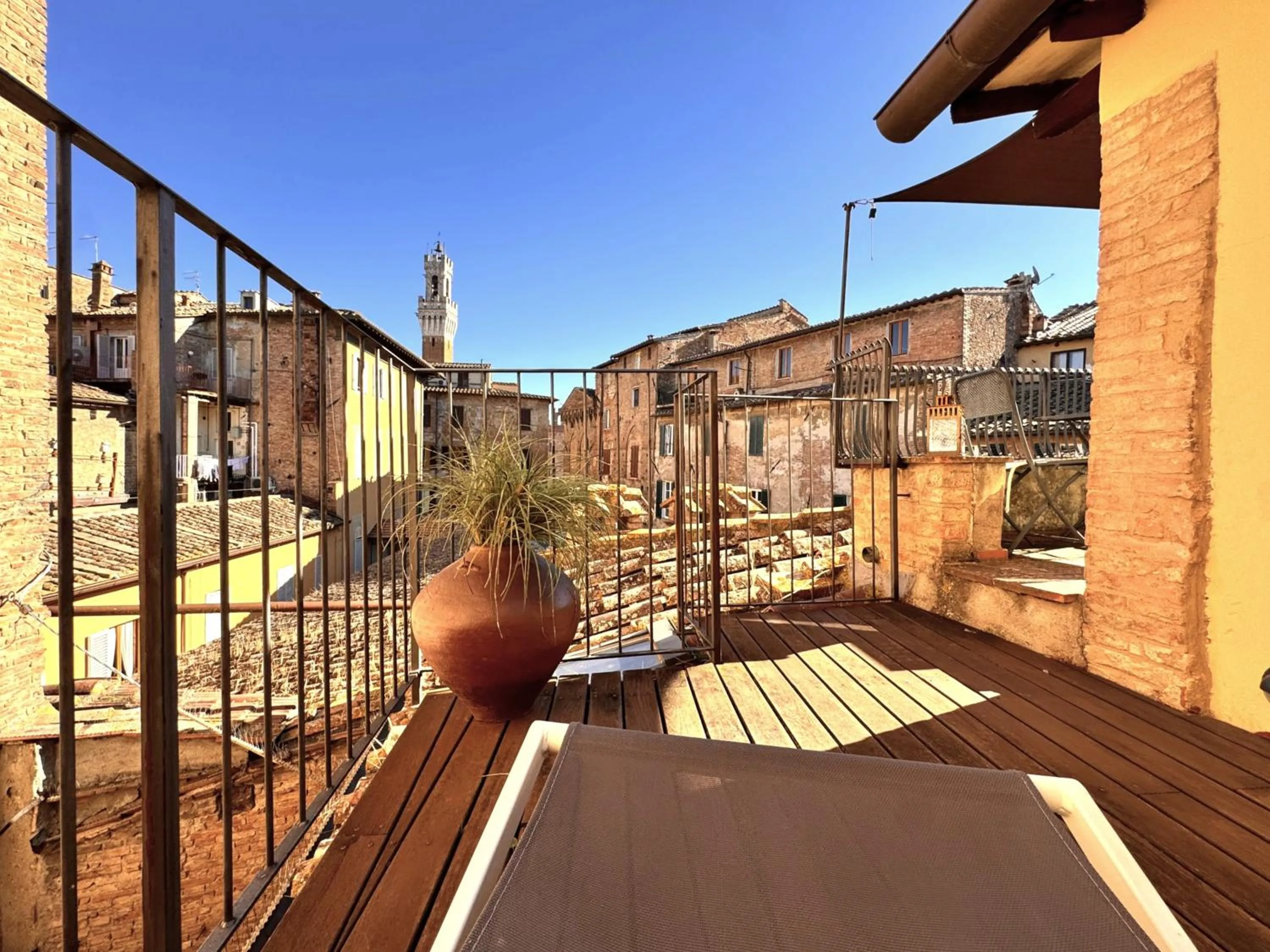 LA COSTARELLA - Central with Cozy Terrace