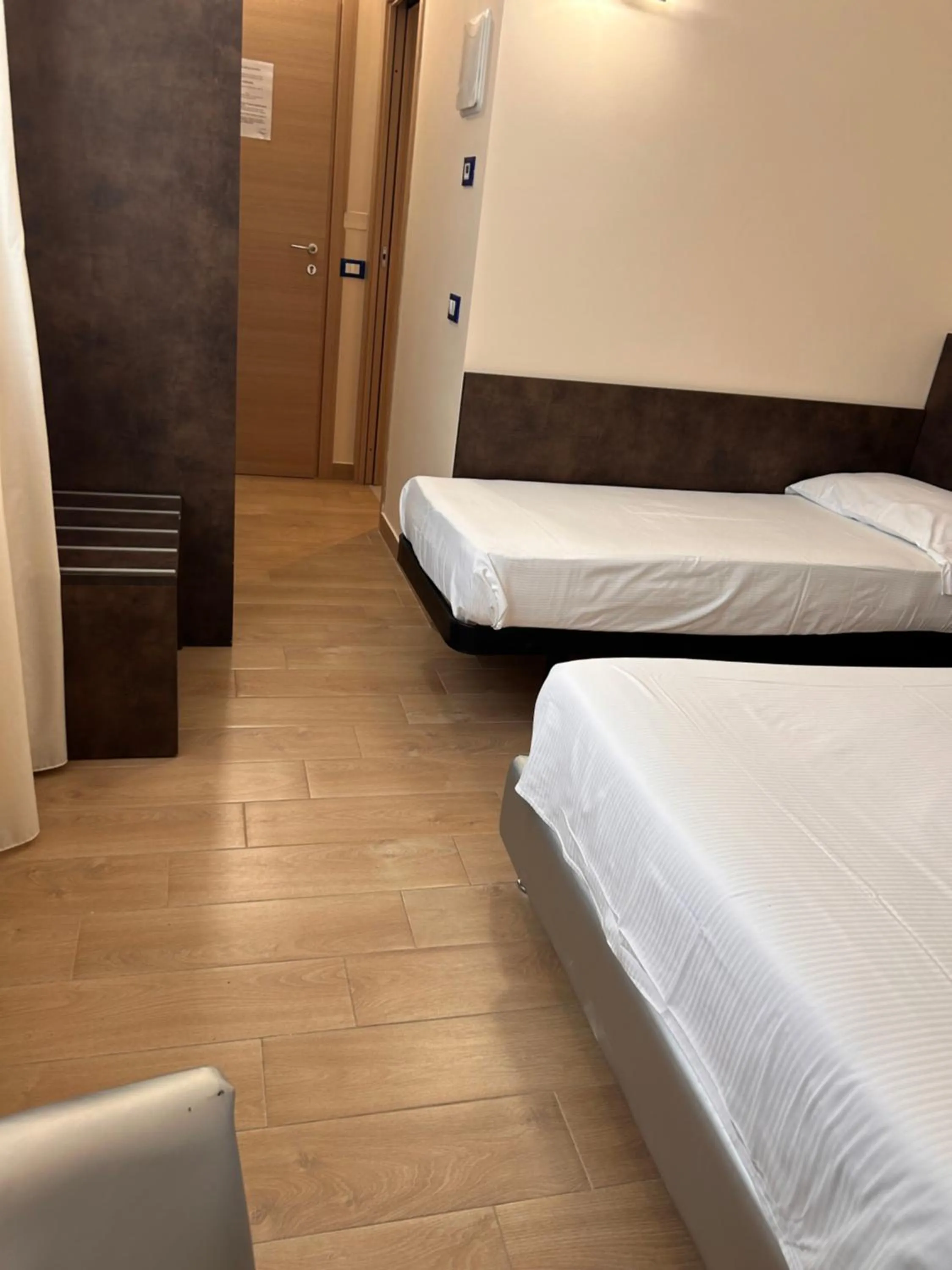 Photo of the whole room, Bed in La Capannina