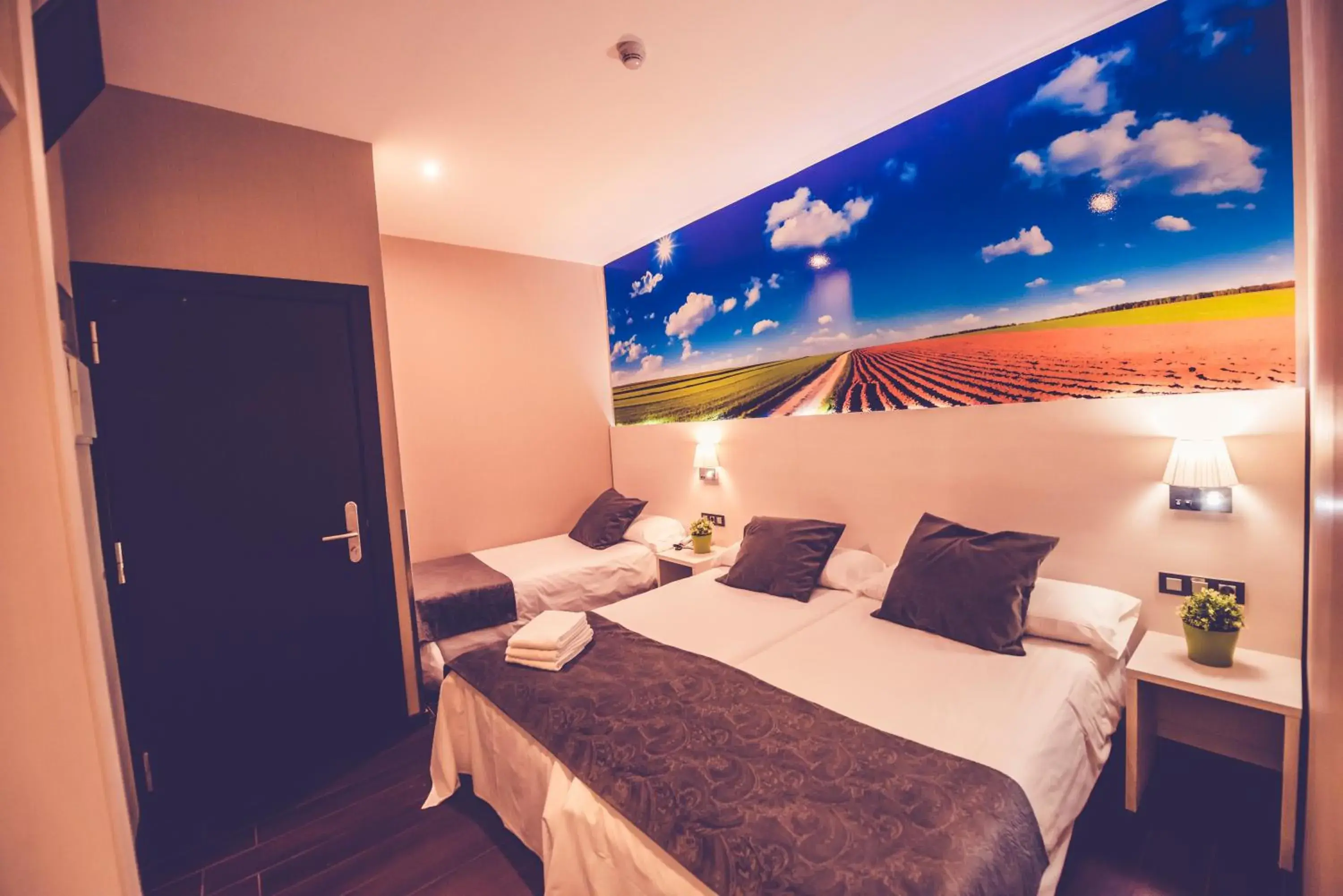 Twin Room with Extra Bed in Hostal Prado Twin Room with Extra Bed in Hostal Prado