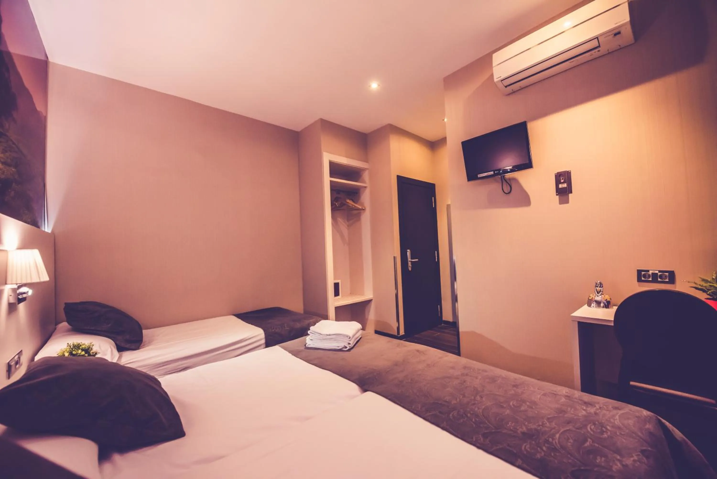 Photo of the whole room, Bed in Hostal Prado