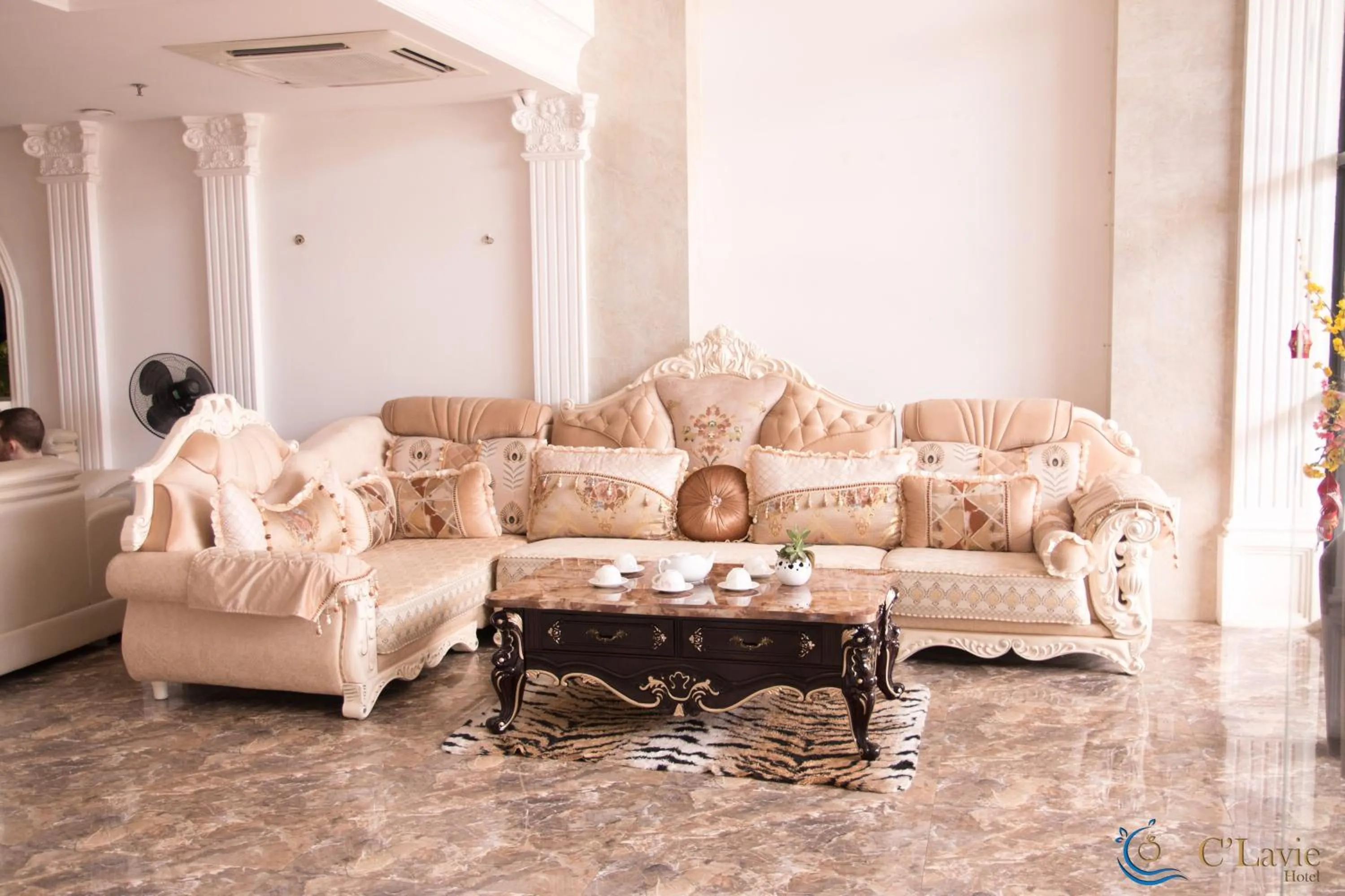 Lobby or reception in C'Lavie Hotel - Saigon Airport Hotel