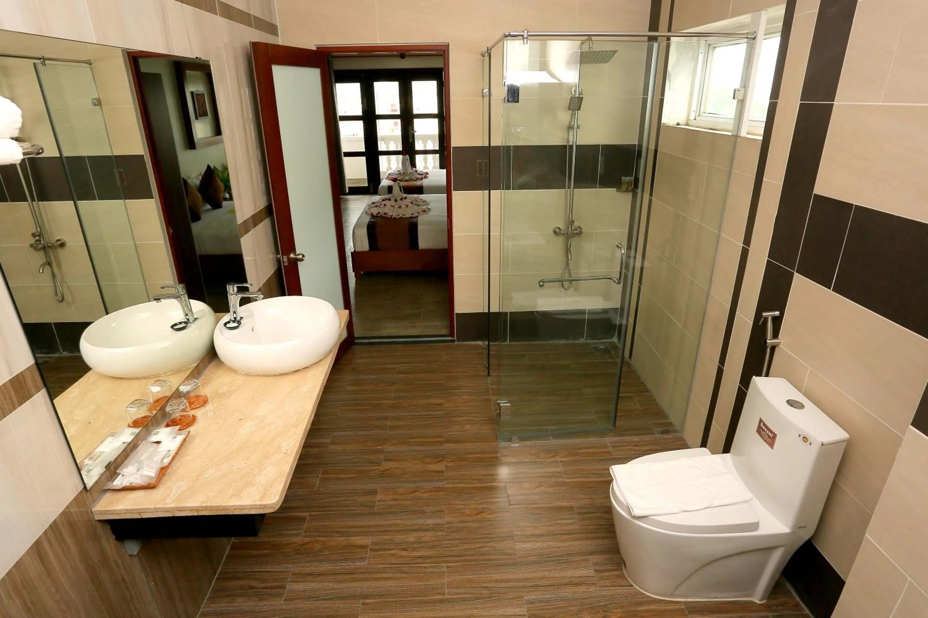 Bathroom in C'Lavie Hotel - Saigon Airport Hotel